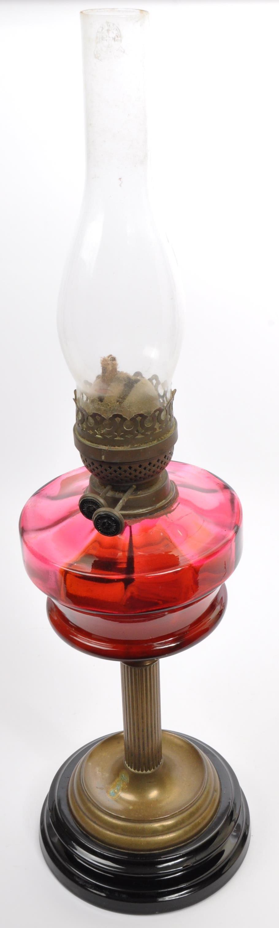 19TH CENTURY CRANBERRY GLASS AND BRASS OIL LAMP - Image 3 of 6