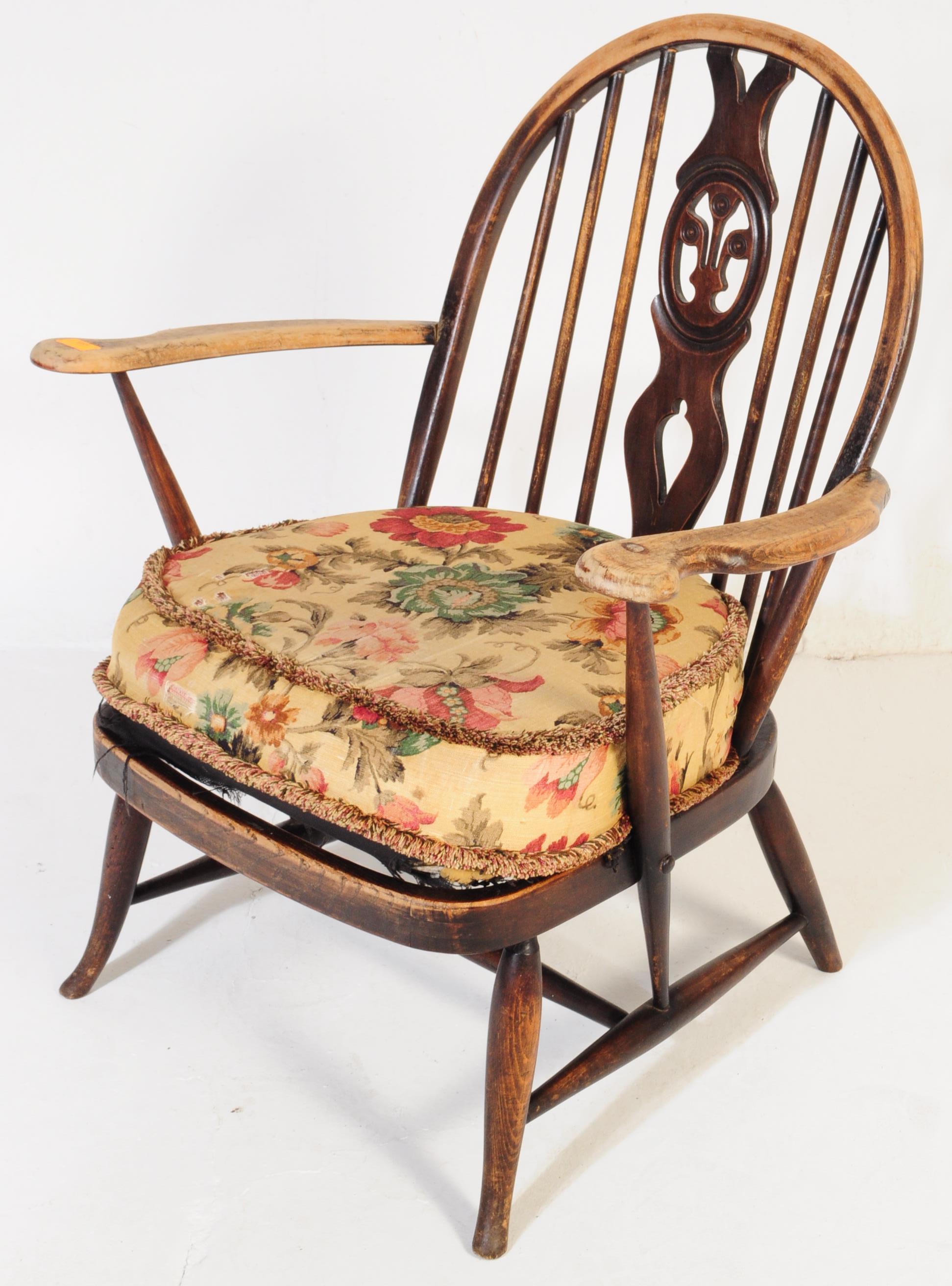 MID 20TH CENTURY ERCOL FLEUR DE LYS LOUNGE ARM CHAIR - Image 2 of 5