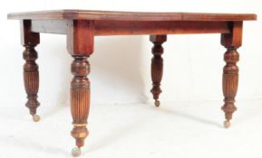 VICTORIAN 19TH CENTURY MAHOGANY EXTENDING DINING TABLE