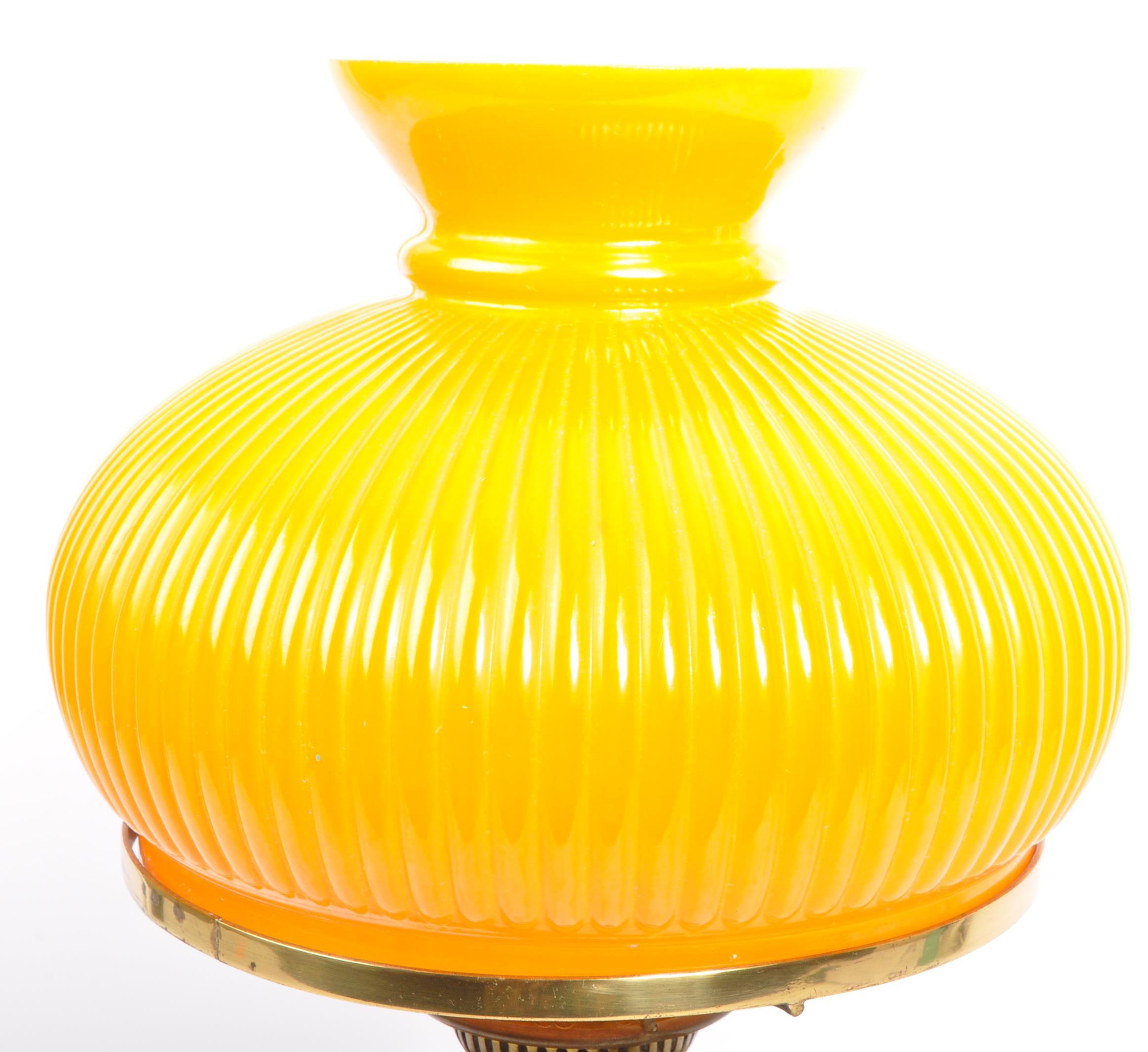 VINTAGE 20TH CENTURY ORANGE GLASS BRASS OIL LAMP BY DUPLEX - Image 3 of 5