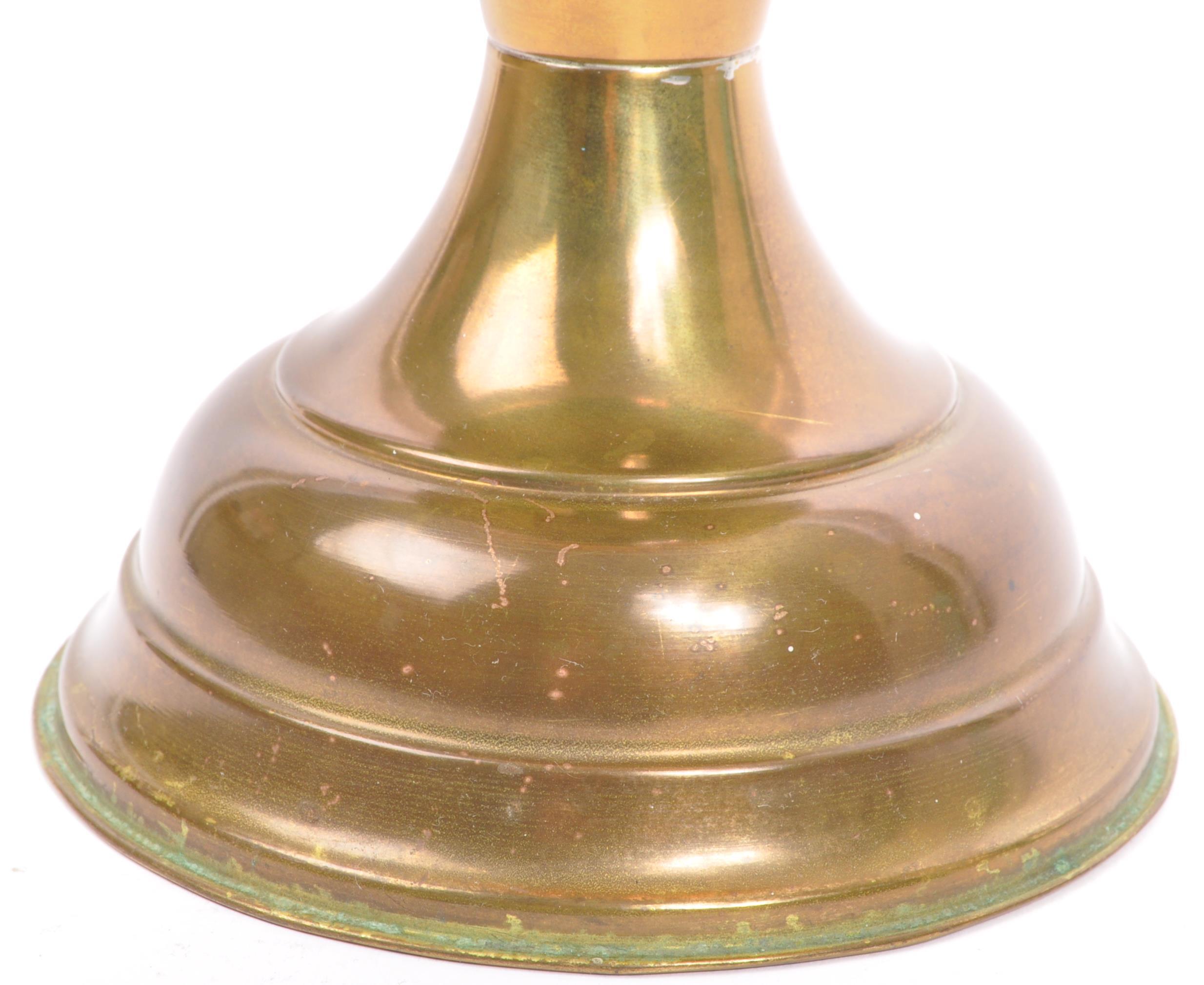 VINTAGE 20TH CENTURY ORANGE GLASS BRASS OIL LAMP BY DUPLEX - Image 5 of 5