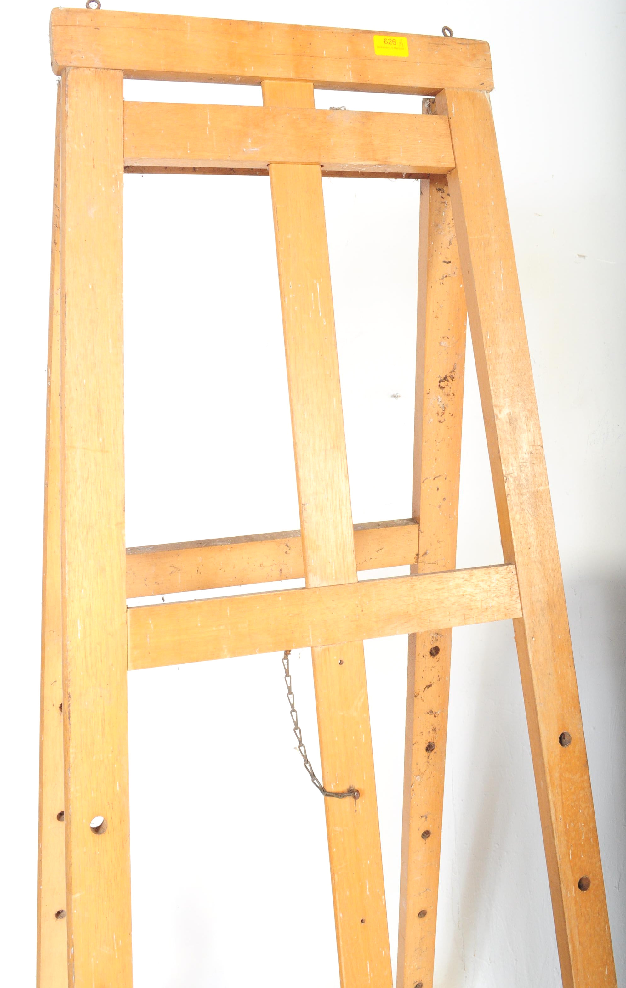 A LARGE VINTAGE RETRO 1970'S BEECH WOOD ARTIST EASEL - Image 4 of 5