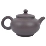 EARLY 20TH CENTURY CHINESE YIXING TEAPOT