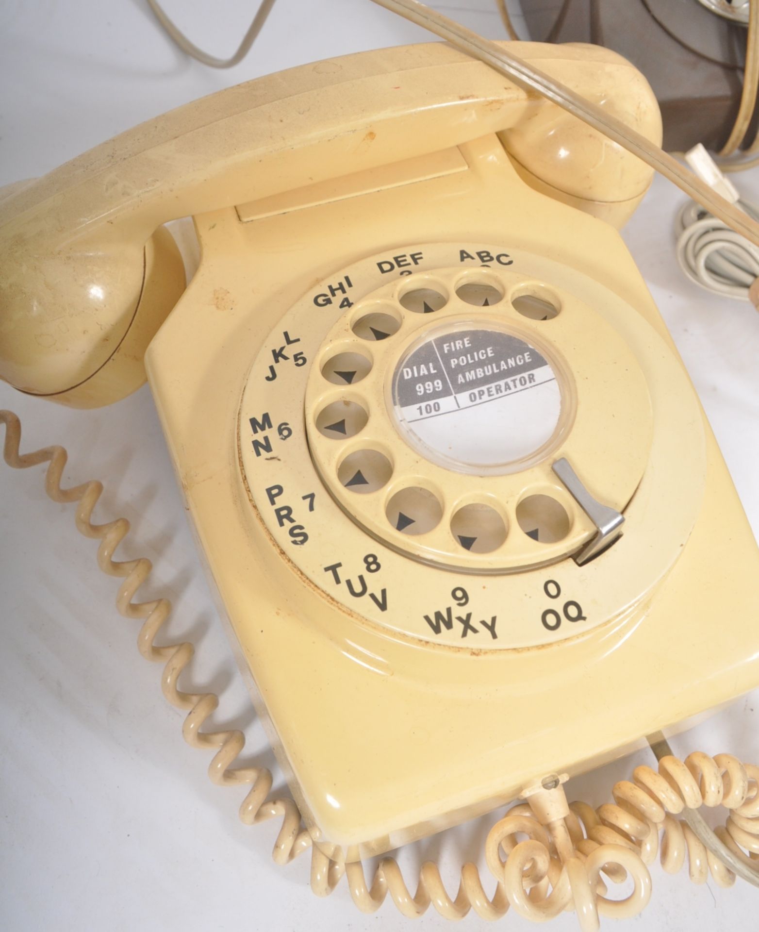 COLLECTION OF TWELVE VINTAGE 1970S ROTARY DIAL GPO TELEPHONES - Image 3 of 6