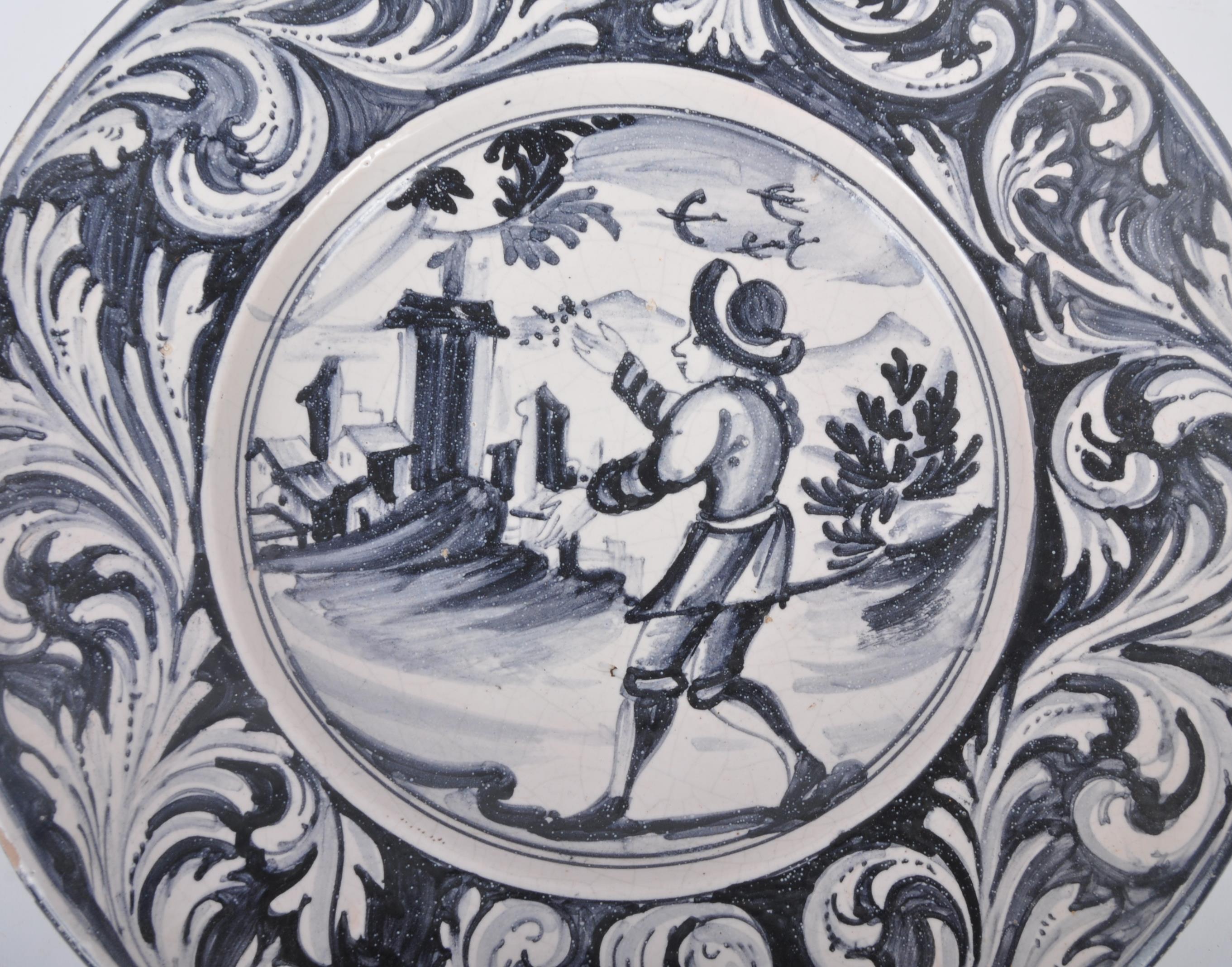 19TH CENTURY ITALIAN MANGANESE MAJOLICA CHARGER PLATE - Image 2 of 5
