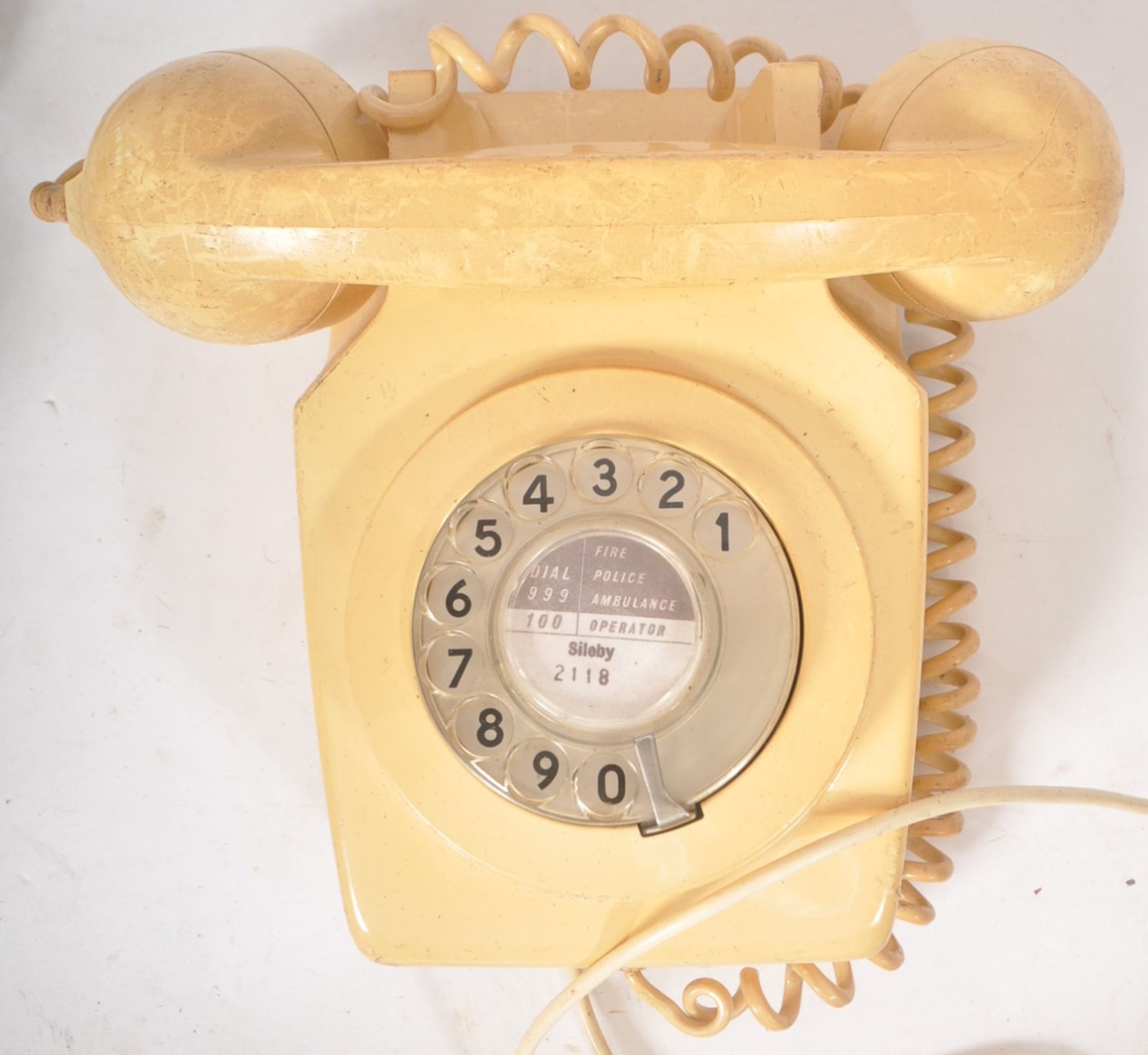 COLLECTION OF EIGHT VINTAGE 1970S ROTARY DIAL GPO TELEPHONES - Image 2 of 6