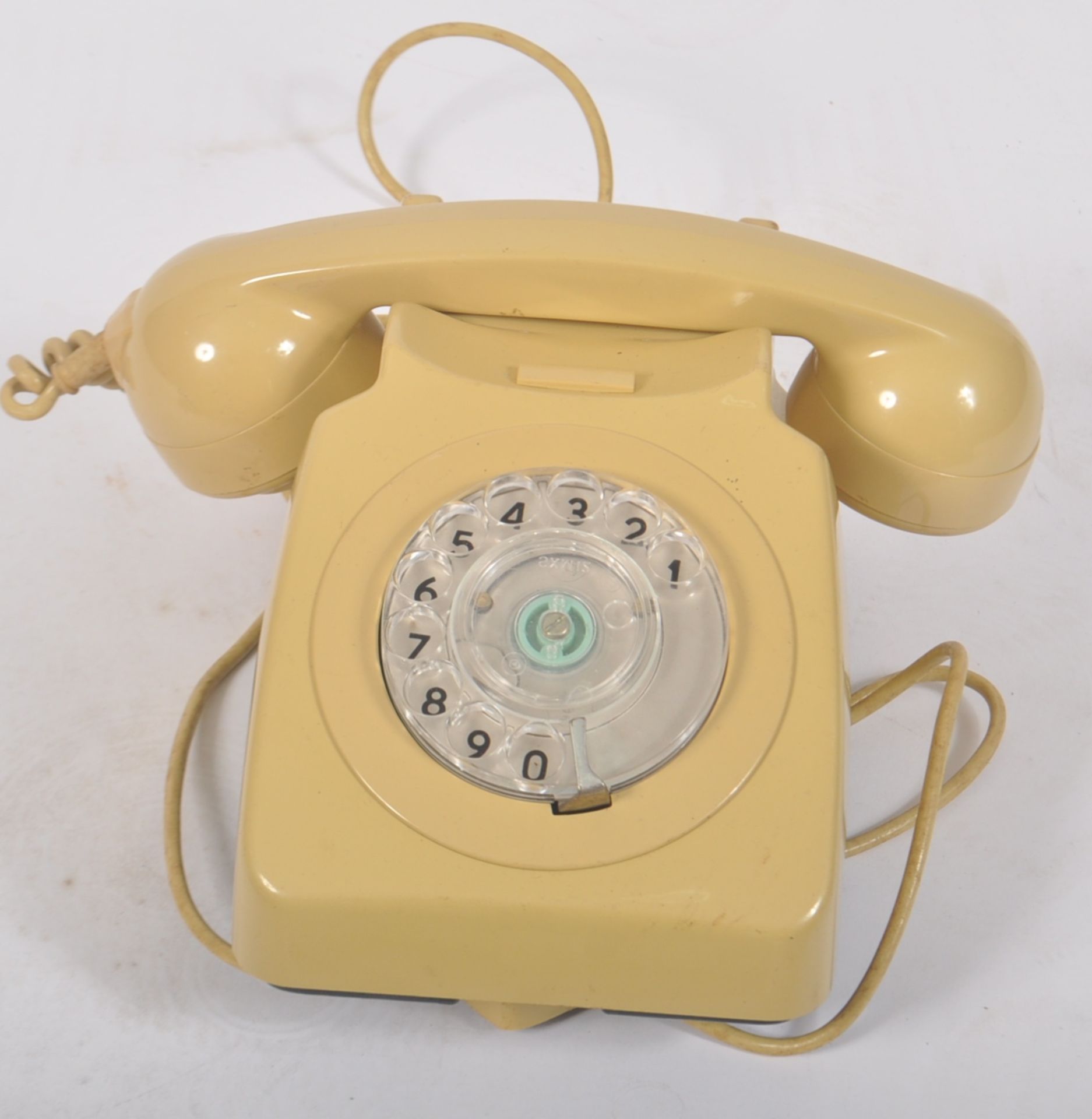 COLLECTION OF SEVEN VINTAGE 1970S ROTARY DIAL PO TELEPHONES - Image 2 of 9