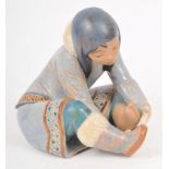 LLADRO - ESKIMO GIRL WITH COLD FEET - FRANCISCO CATALA