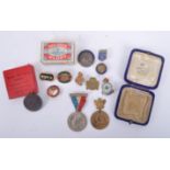 QUANTITY OF EDWARDIAN BADGES AND COMMEMORATIVE MEDALS