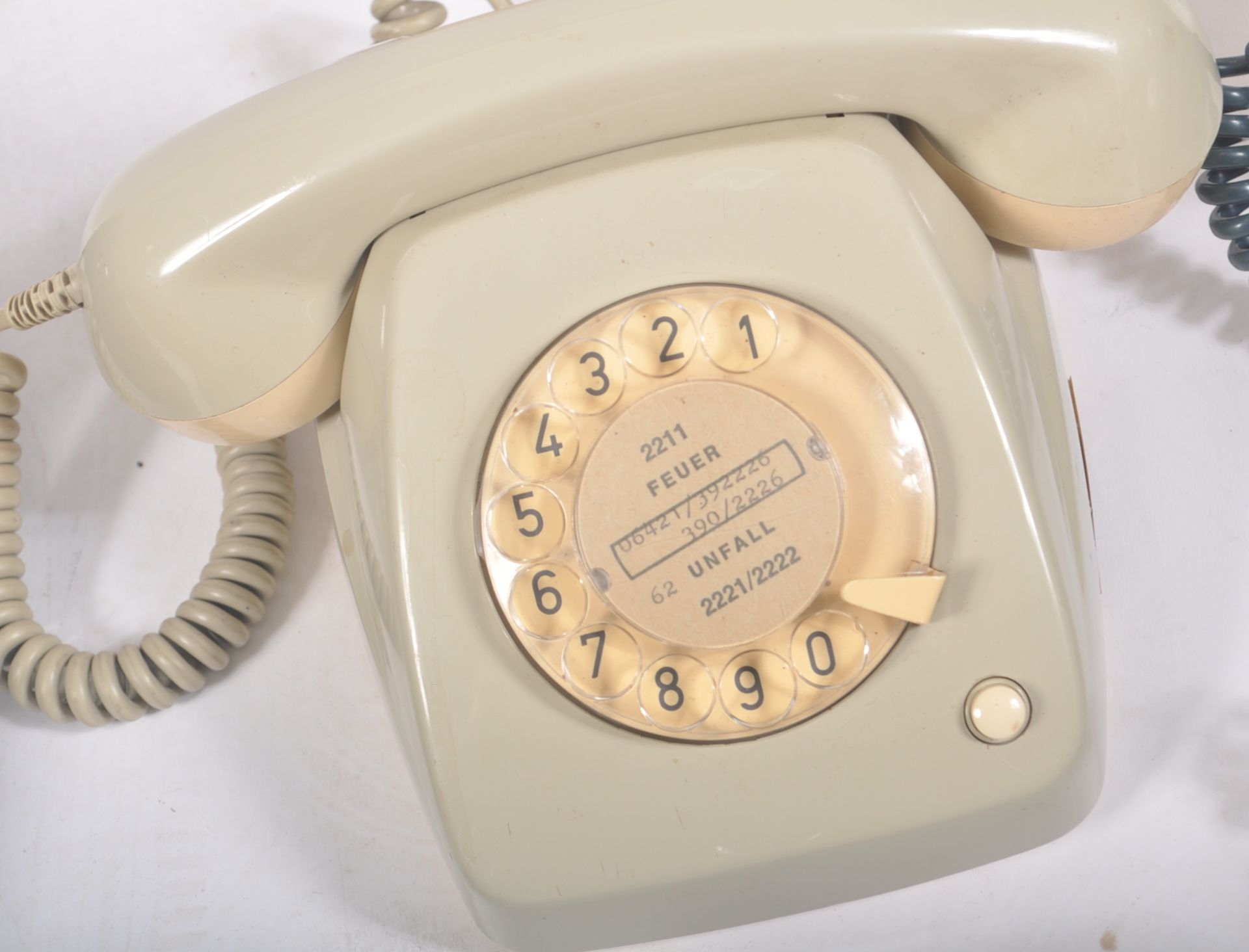 COLLECTION OF SEVEN VINTAGE 1970S ROTARY DIAL PO TELEPHONES - Image 6 of 9