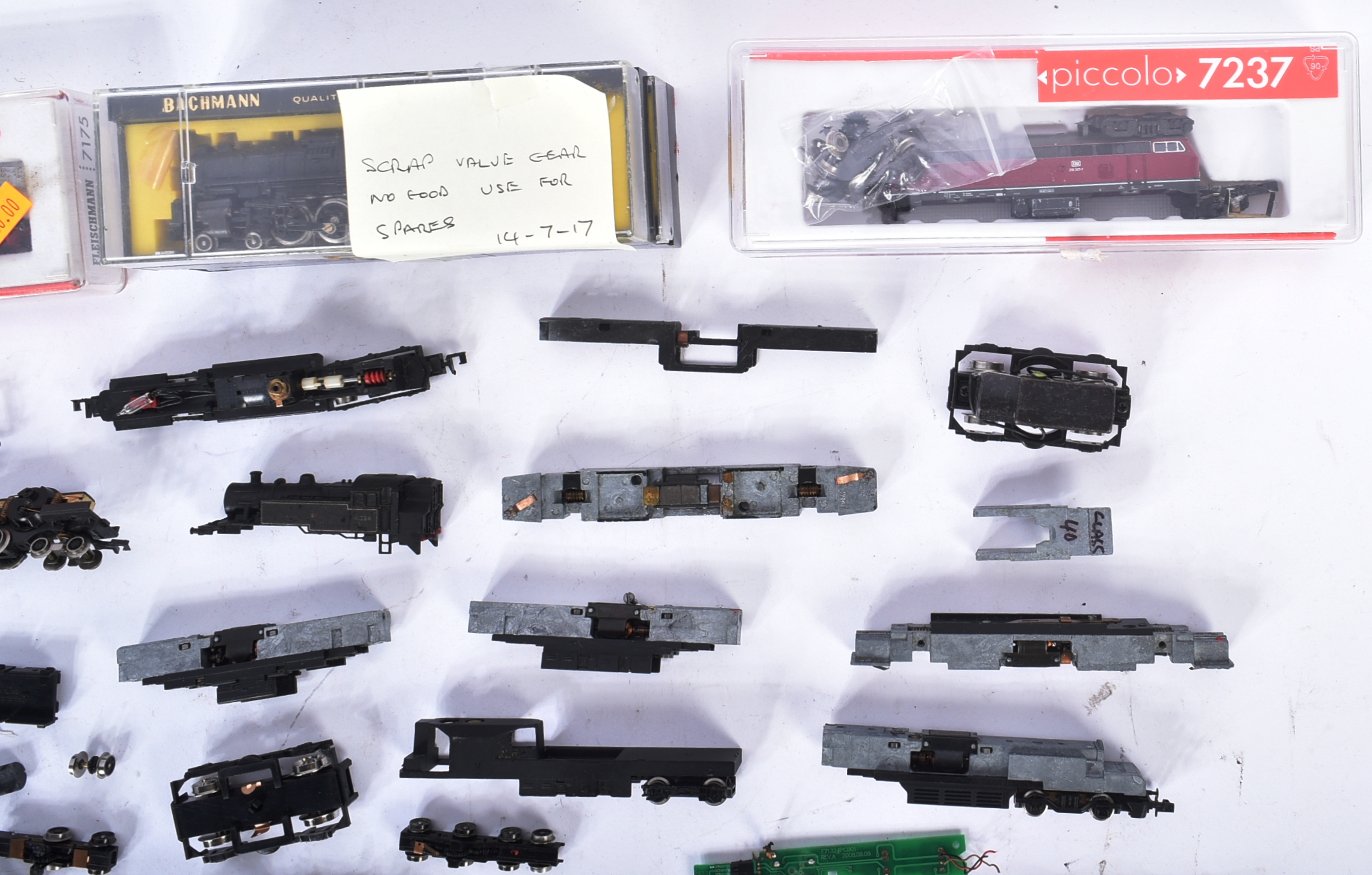 MODEL RAILWAY - COLLECTION OF N GAUGE MODEL RAILWAY SPARES / REPAIRS - Image 3 of 6