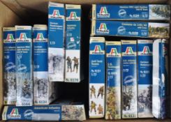 ITALIERI - SOLDIERS - COLLECTION OF MILITARY MODEL KITS