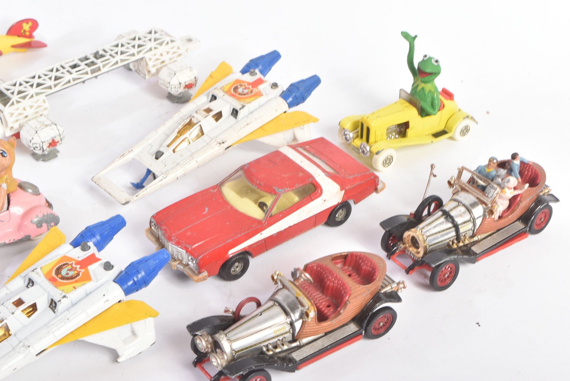 COLLECTION OF CORGI TOYS TV & FILM RELATED DIECAST MODELS - Image 4 of 12