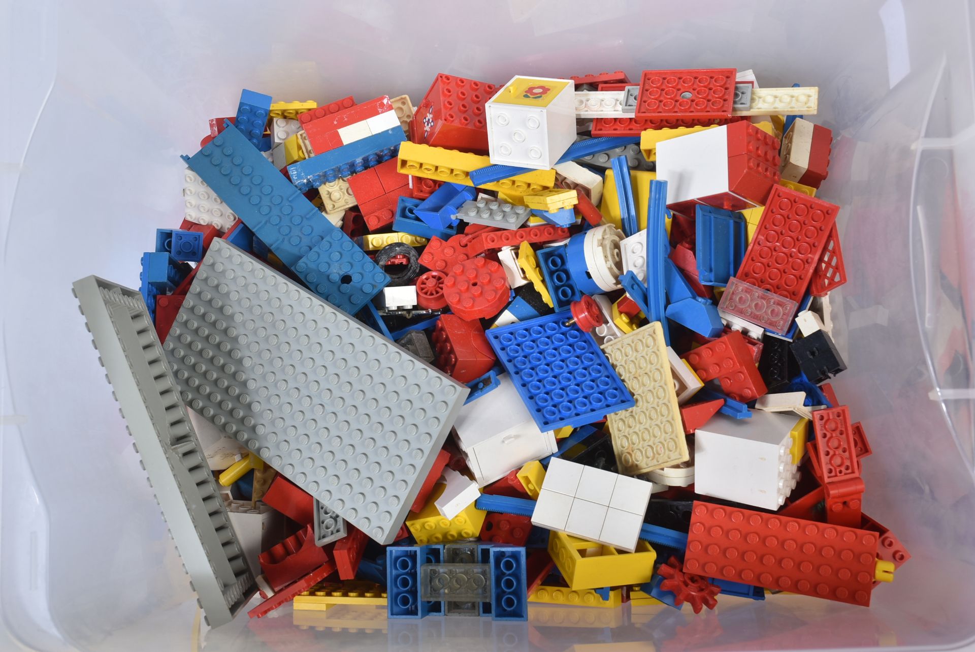 LEGO - VINTAGE LEGO BRICKS AND STORAGE TRAYS - Bild 6 aus 8