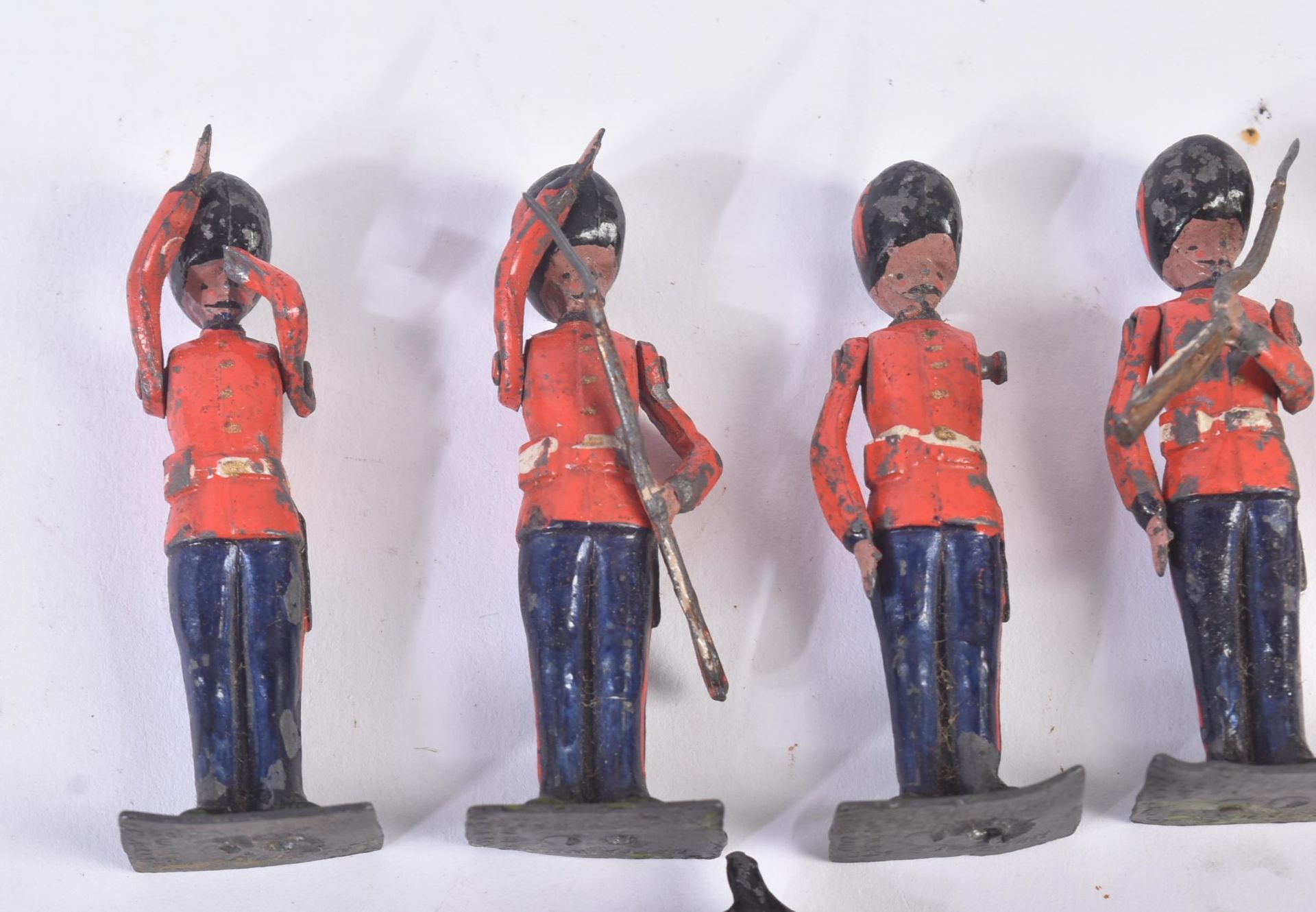 COLLECTION OF ASSORTED VINTAGE BRITAINS LEAD TOY SOLDIERS - Image 8 of 10