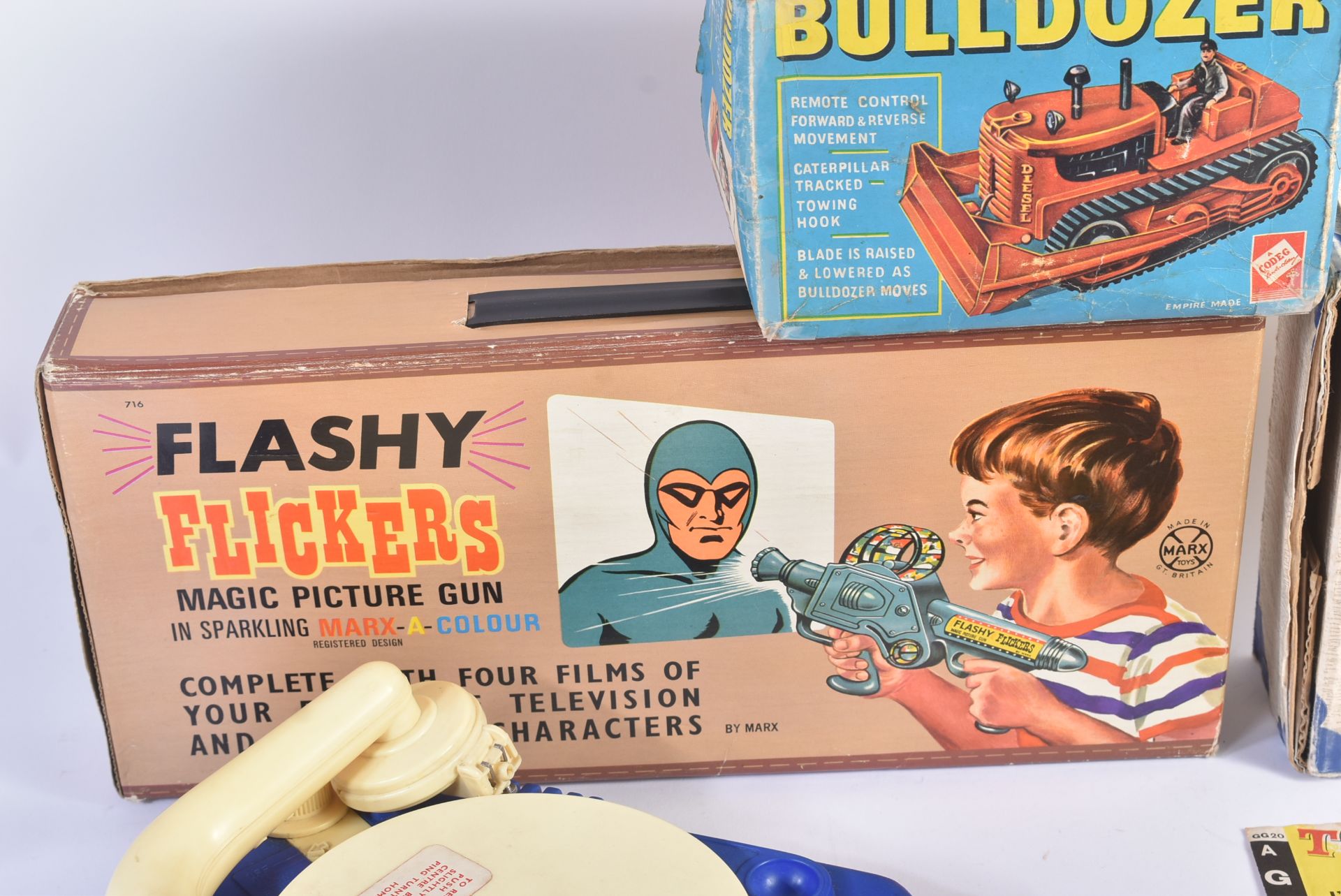 COLLECTION OF VINTAGE CHILDRENS TOYS AND GAMES - Image 5 of 10