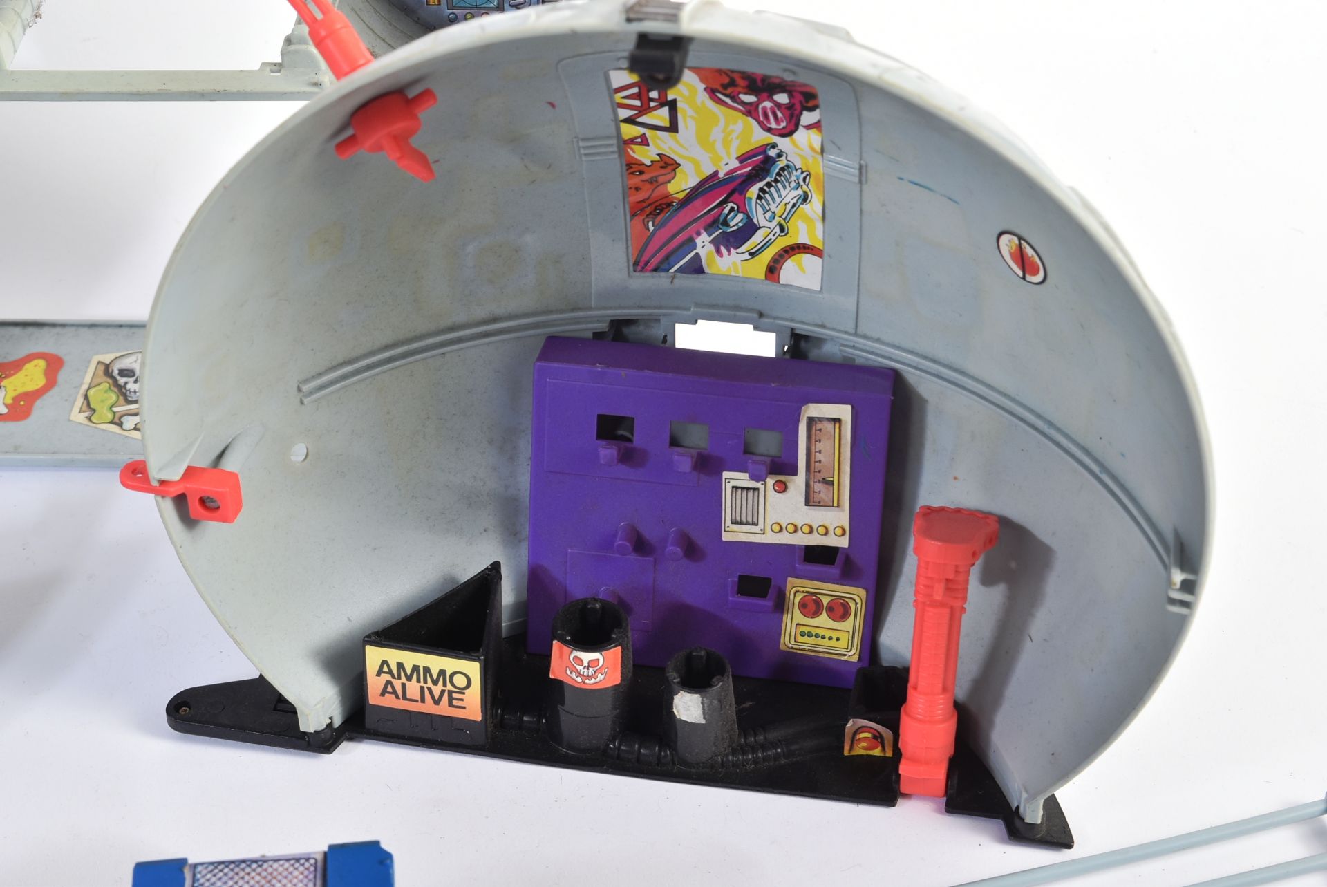 TEENAGE MUTANT HERO TURTLES - TECHNODROME ACTION FIGURE PLAYSET - Image 5 of 7