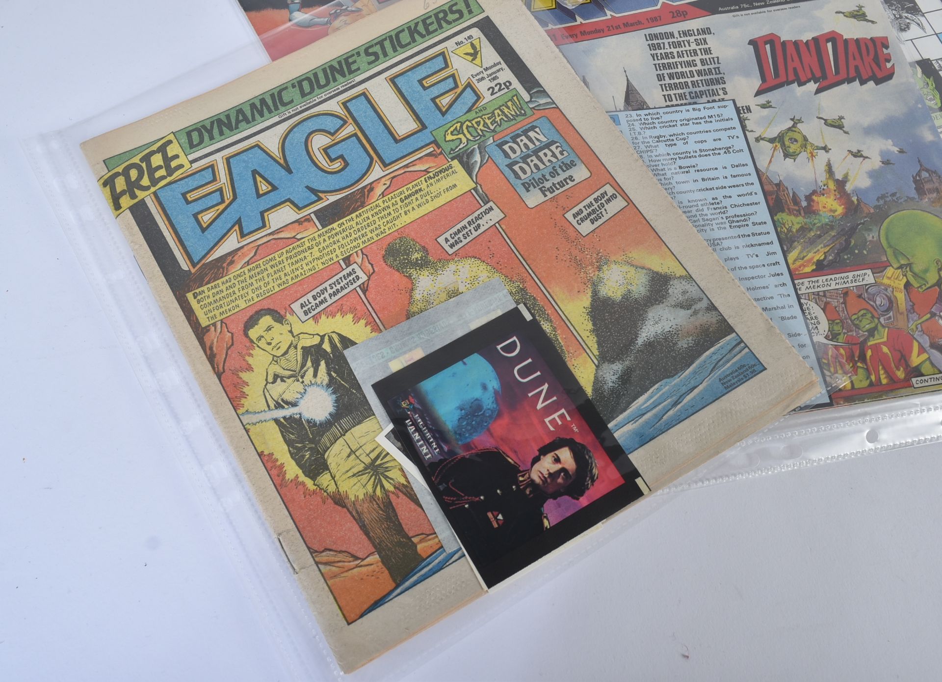 EAGLE COMICS - VINTAGE EAGLE COMICS WITH FREE GIFTS - Image 2 of 11