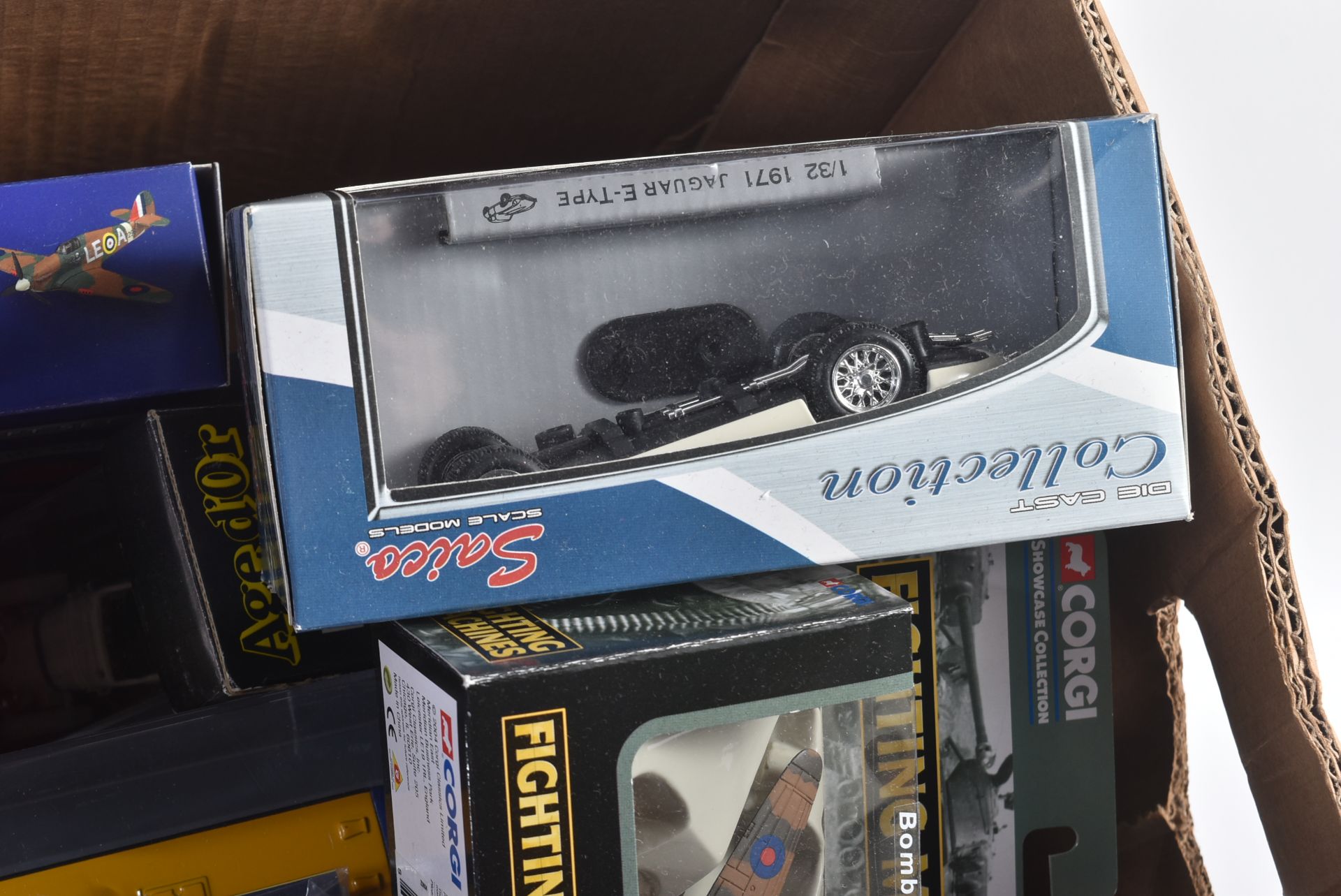 COLLECTION OF ASSORTED DIECAST MODELS - Bild 8 aus 9