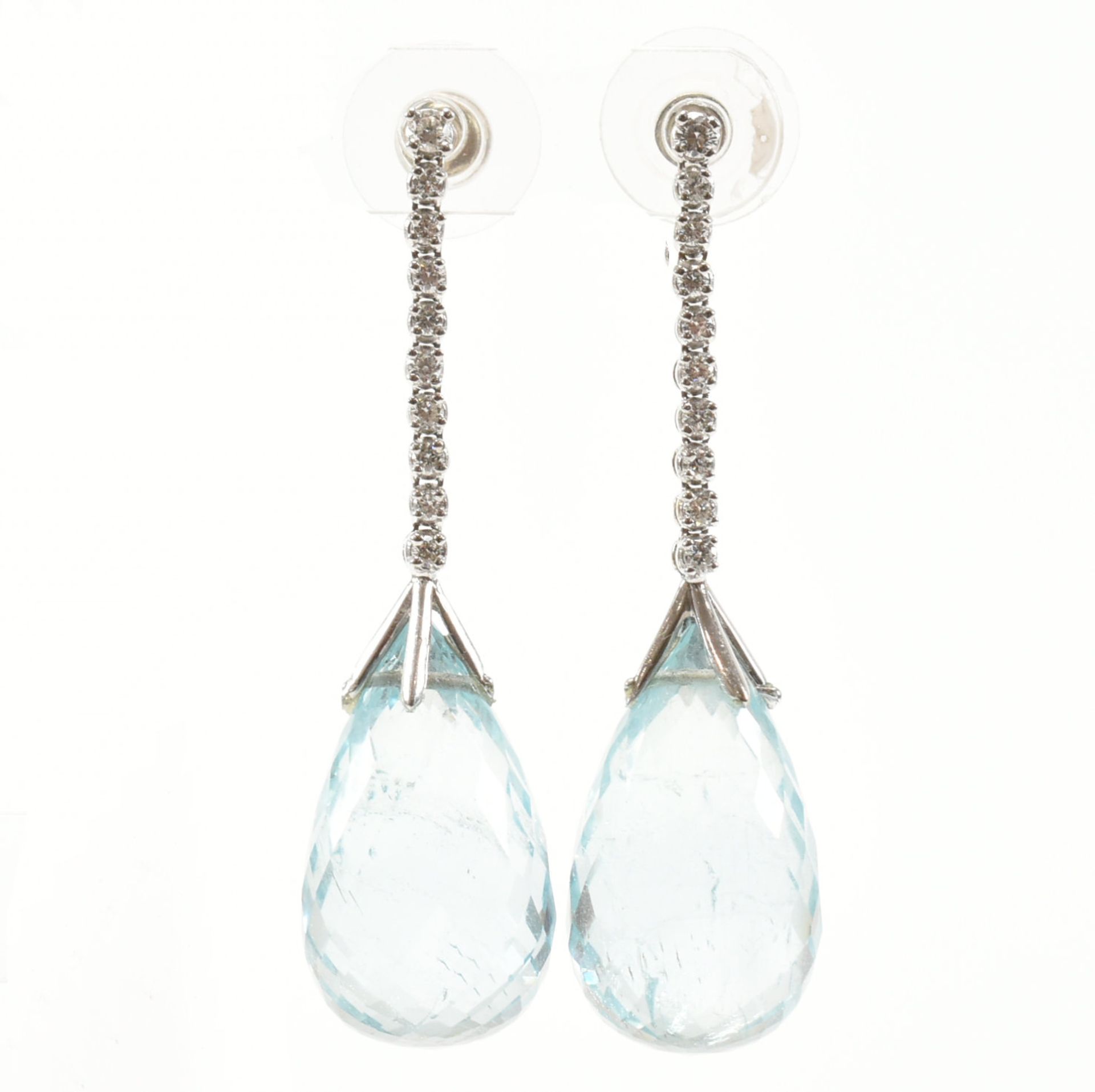 PAIR OF 18CT GOLD AQUAMARINE & DIAMOND PENDANT EARRINGS - Image 3 of 8