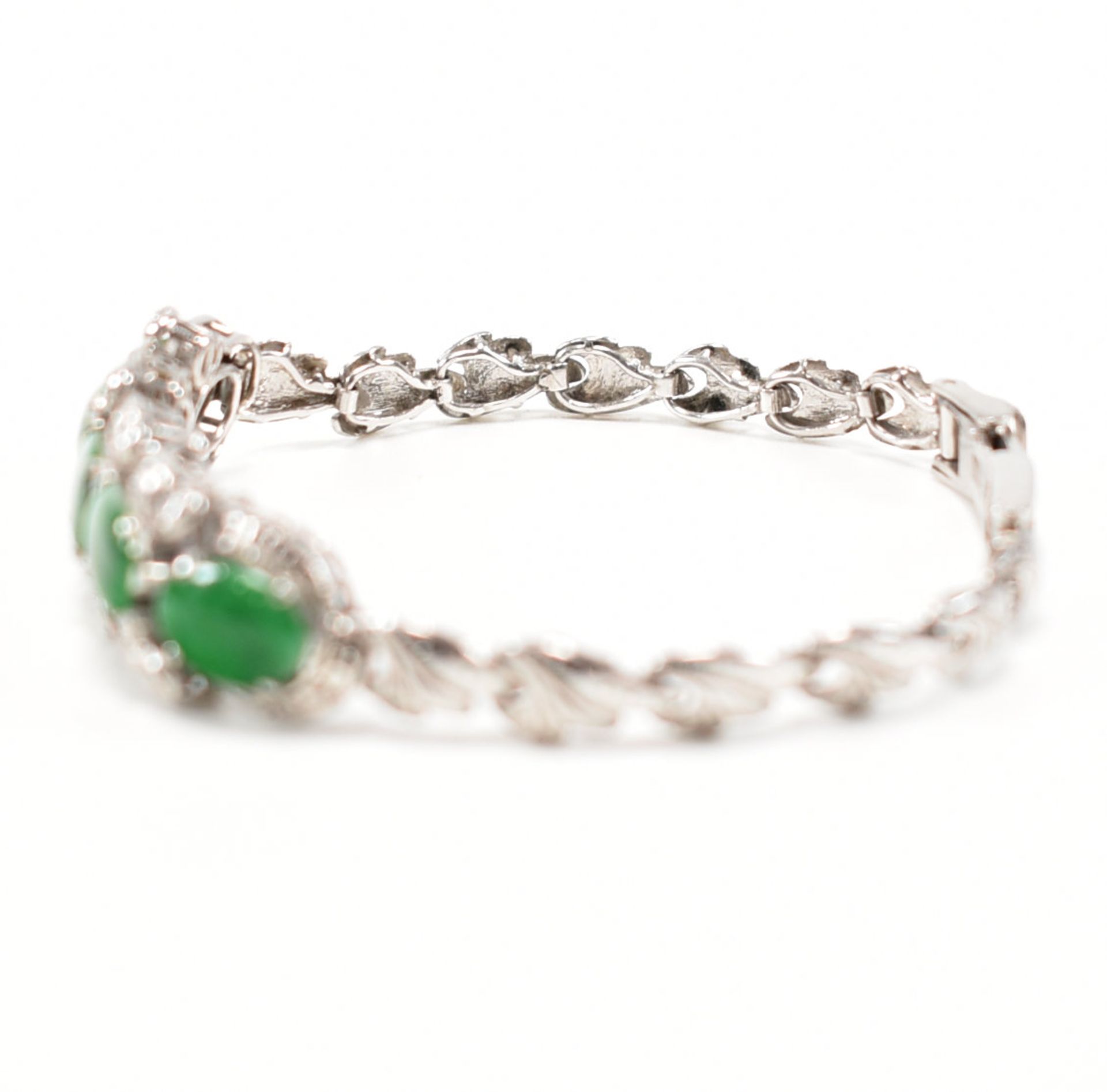 MID CENTURY WHITE GOLD & JADE CABOCHON BRACELET - Image 5 of 9