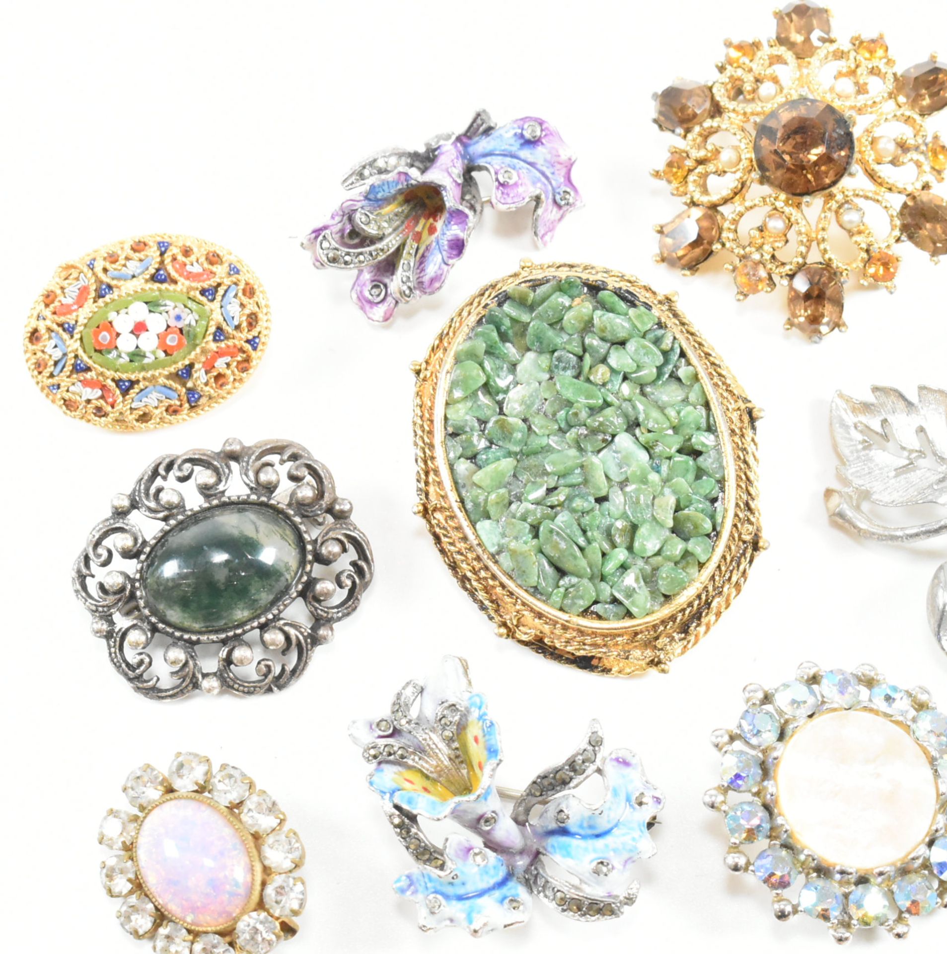 COLLECTION OF ASSORTED VINTAGE & LATER BROOCH PINS - Image 7 of 10