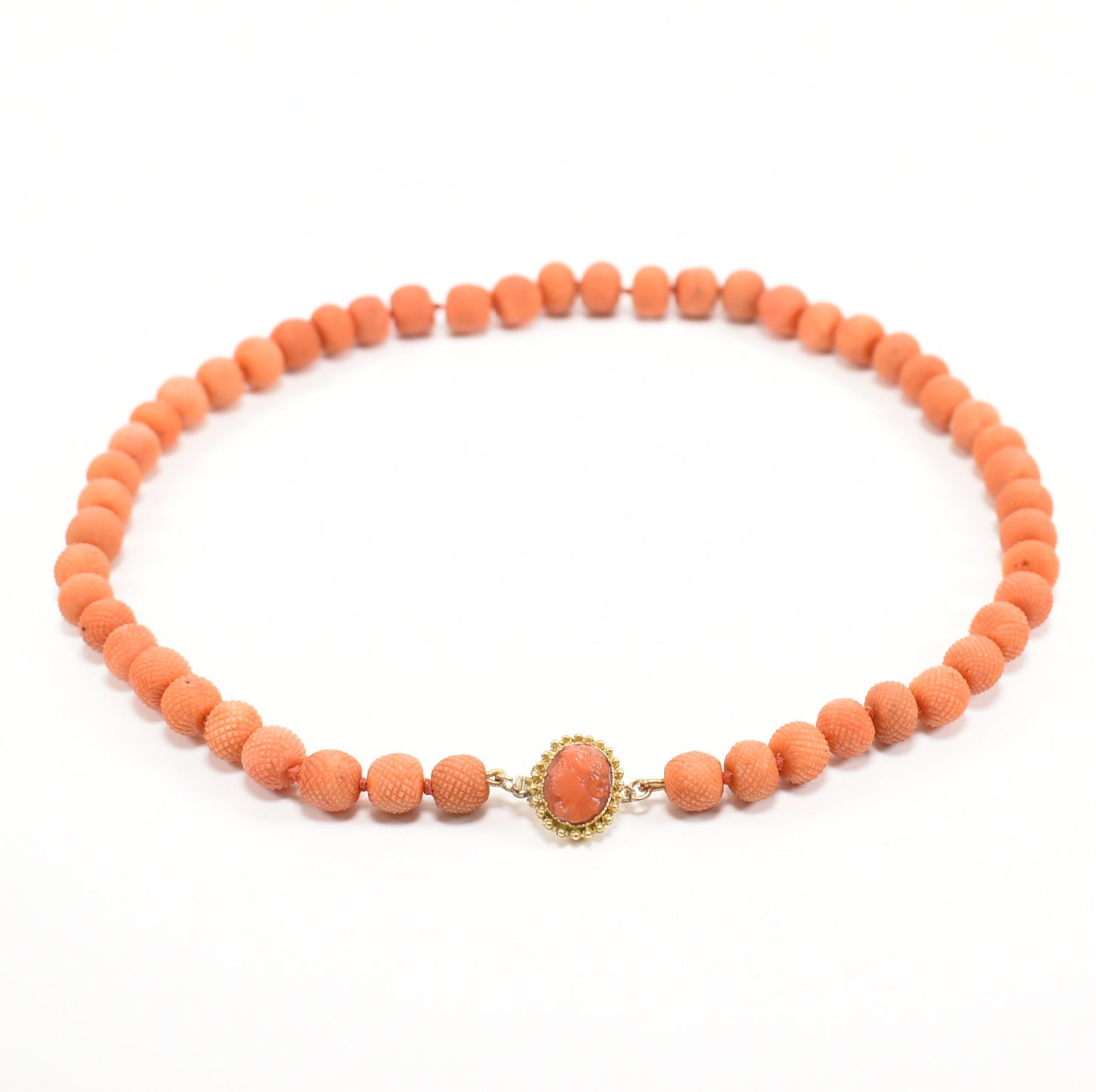 GEORGIAN CORAL PINEAPPLE BEAD NECKLACE - Image 2 of 8