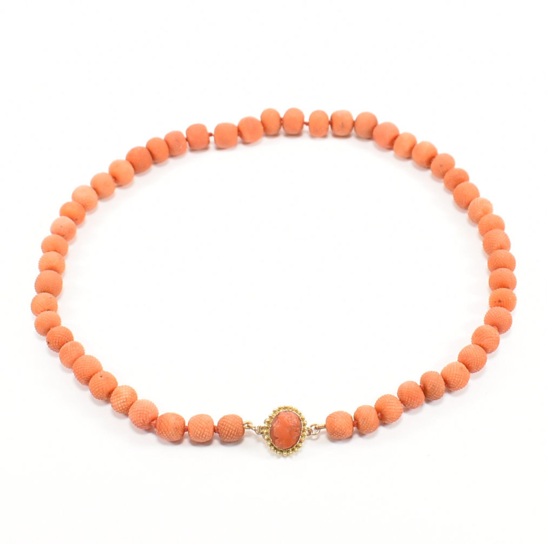 GEORGIAN CORAL PINEAPPLE BEAD NECKLACE - Image 3 of 8