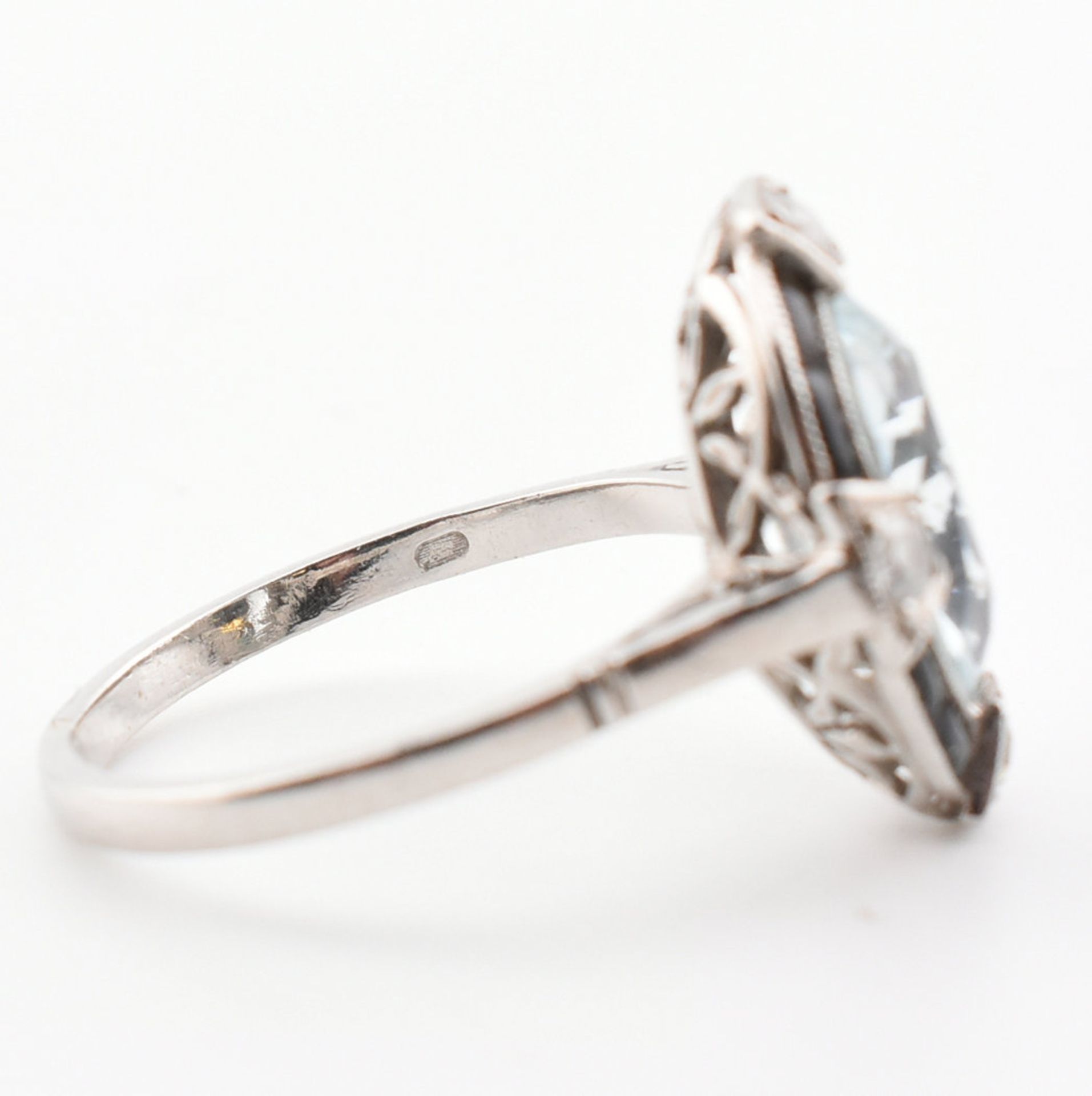 AQUAMARINE ONYX & DIAMOND PLATINUM RING - Image 9 of 10