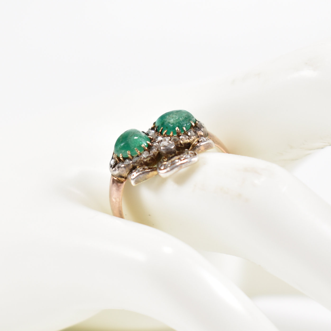 19TH CENTURY VICTORIAN EMERALD & DIAMOND RING - Image 8 of 8