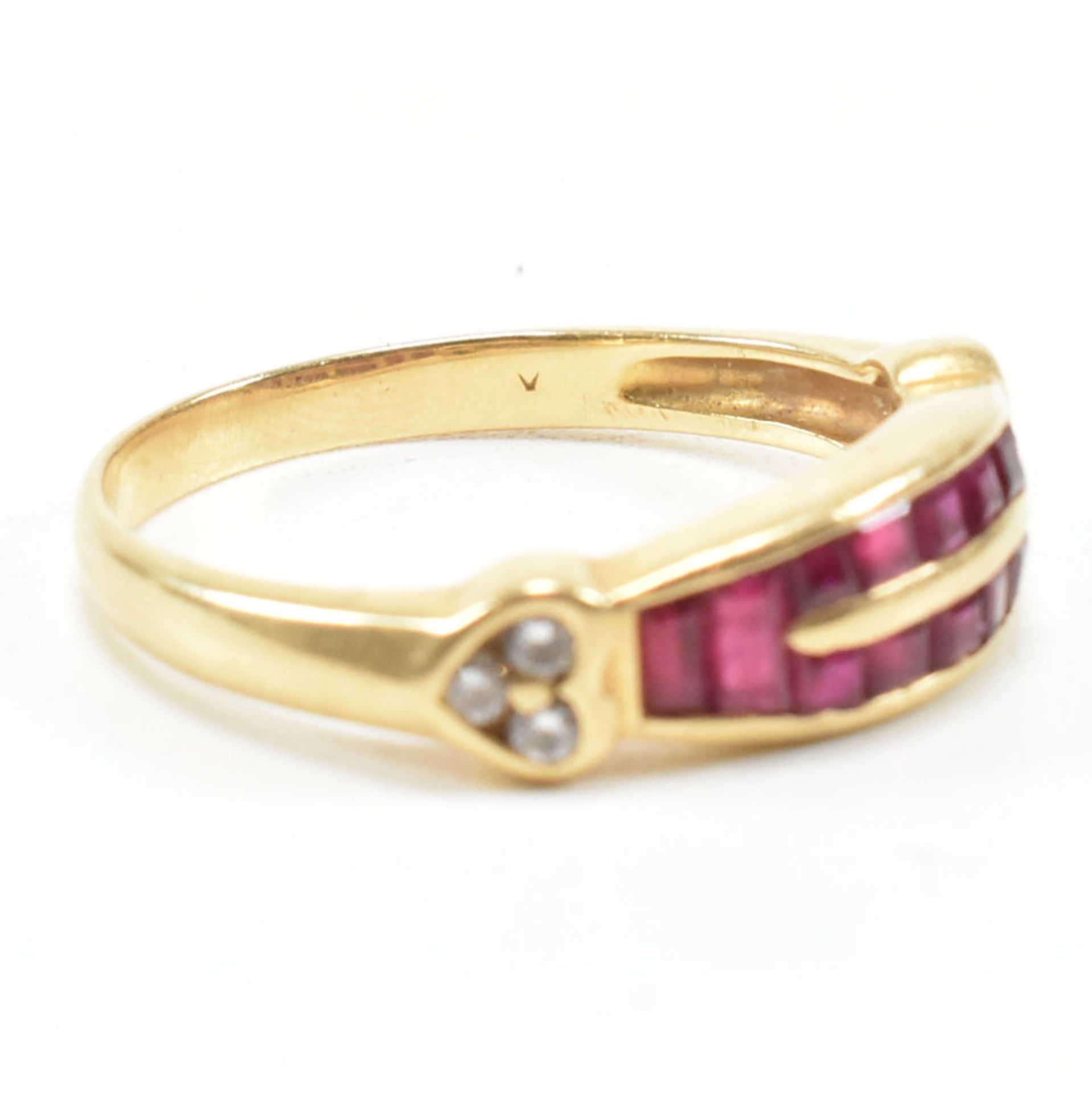 VINTAGE YELLOW METAL RUBY & DIAMOND CLUSTER RING - Image 10 of 11