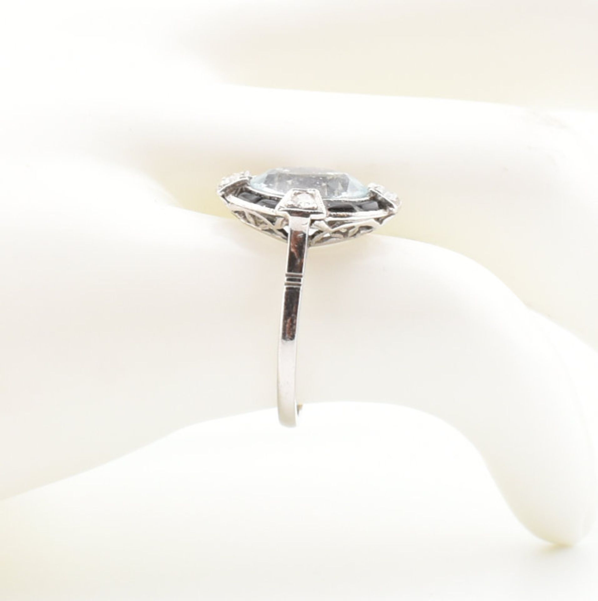 AQUAMARINE ONYX & DIAMOND PLATINUM RING - Image 10 of 10