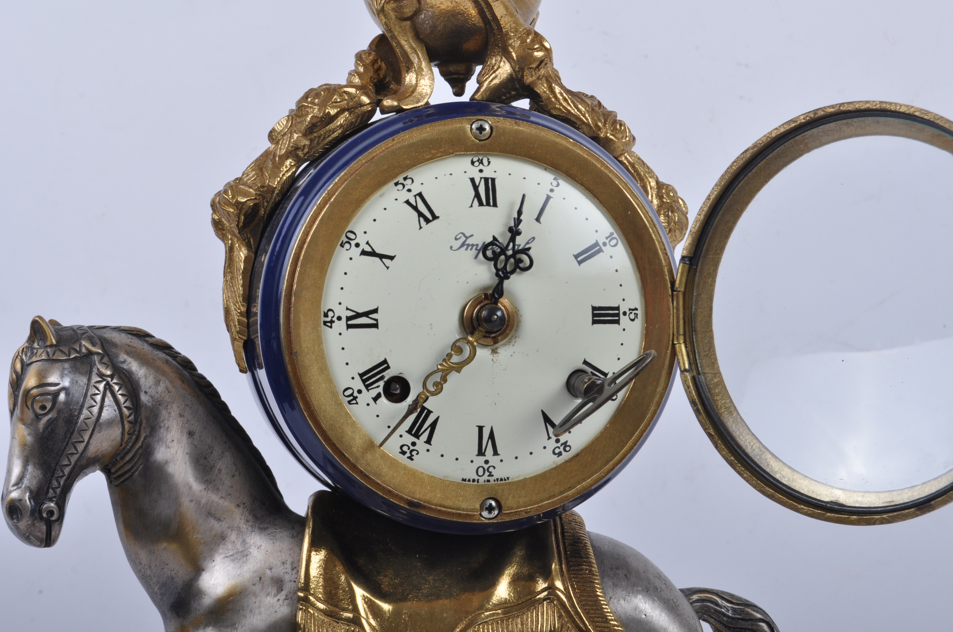 ITALIAN GILT METAL IMPERIAL MANTEL CLOCK - Image 5 of 5