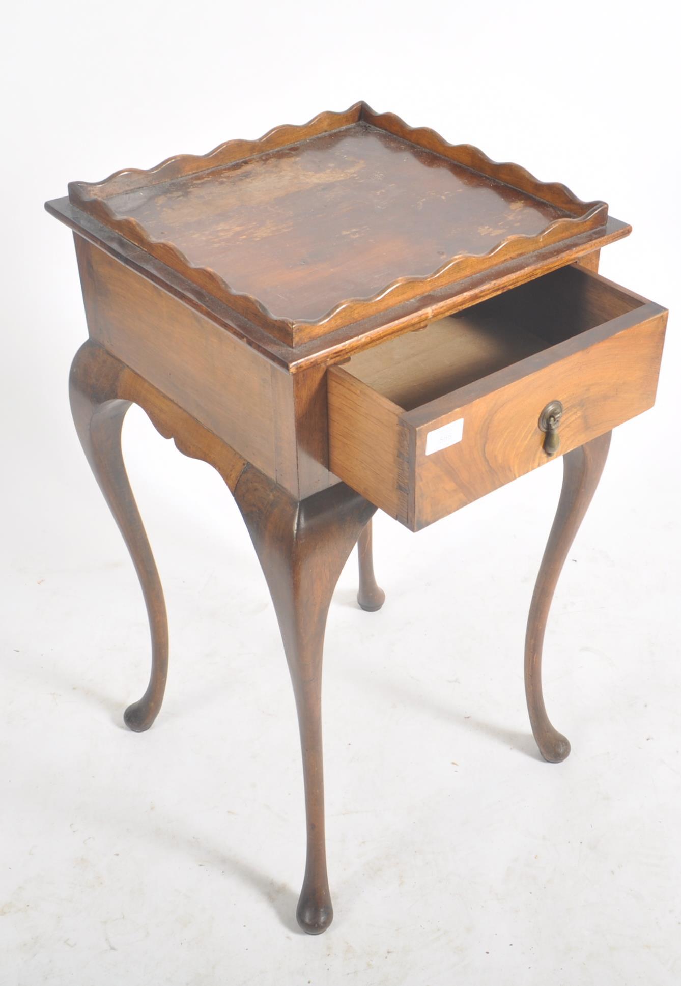 QUEEN ANNE REVIVAL CIRCA 1900 WALNUT BEDSIDE CABINET TABLE - Image 4 of 6