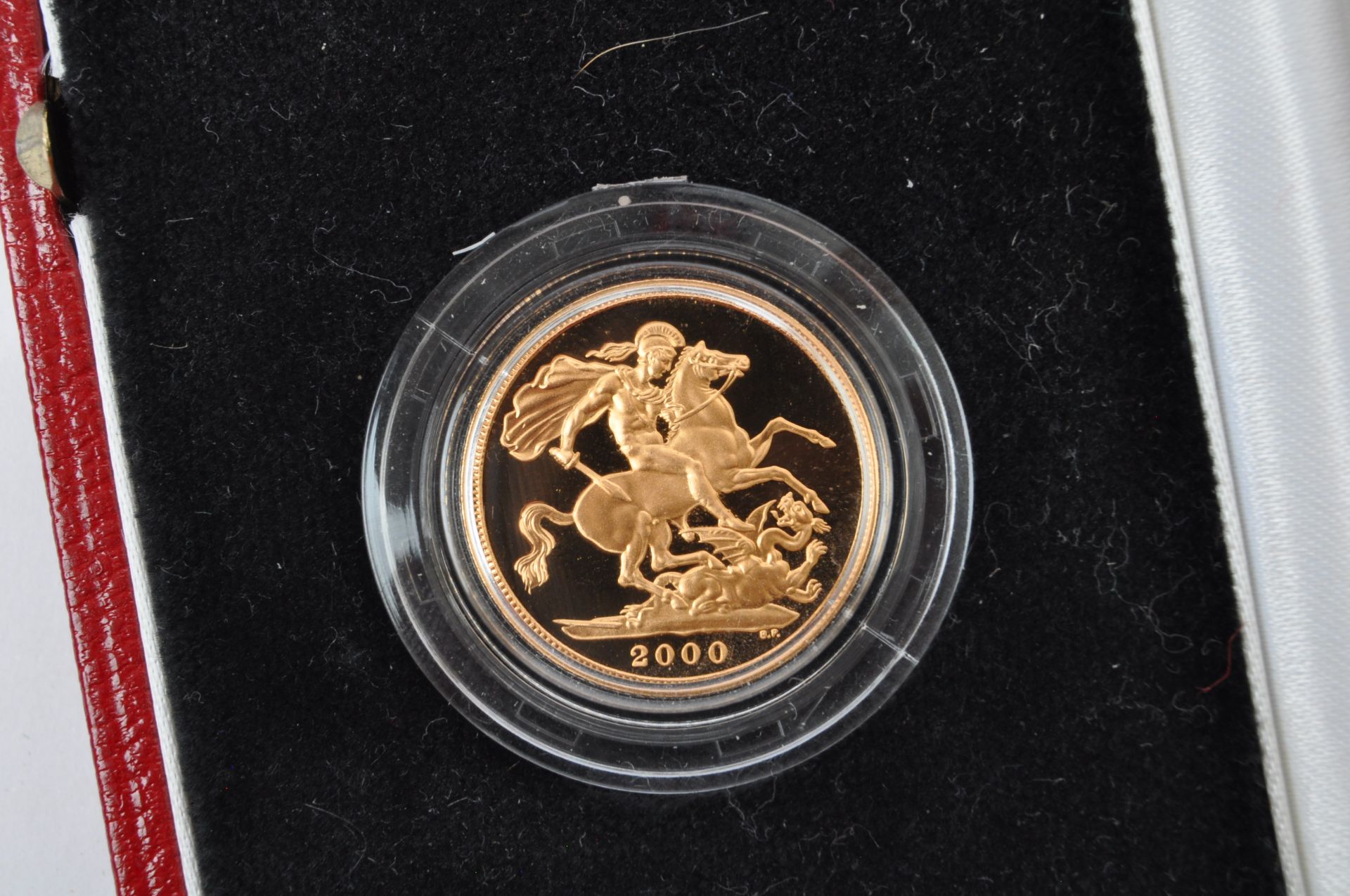 ROYAL MINT 2000 22CT GOLD JERSEY TWO-COIN SOVEREIGN SET - Bild 4 aus 5