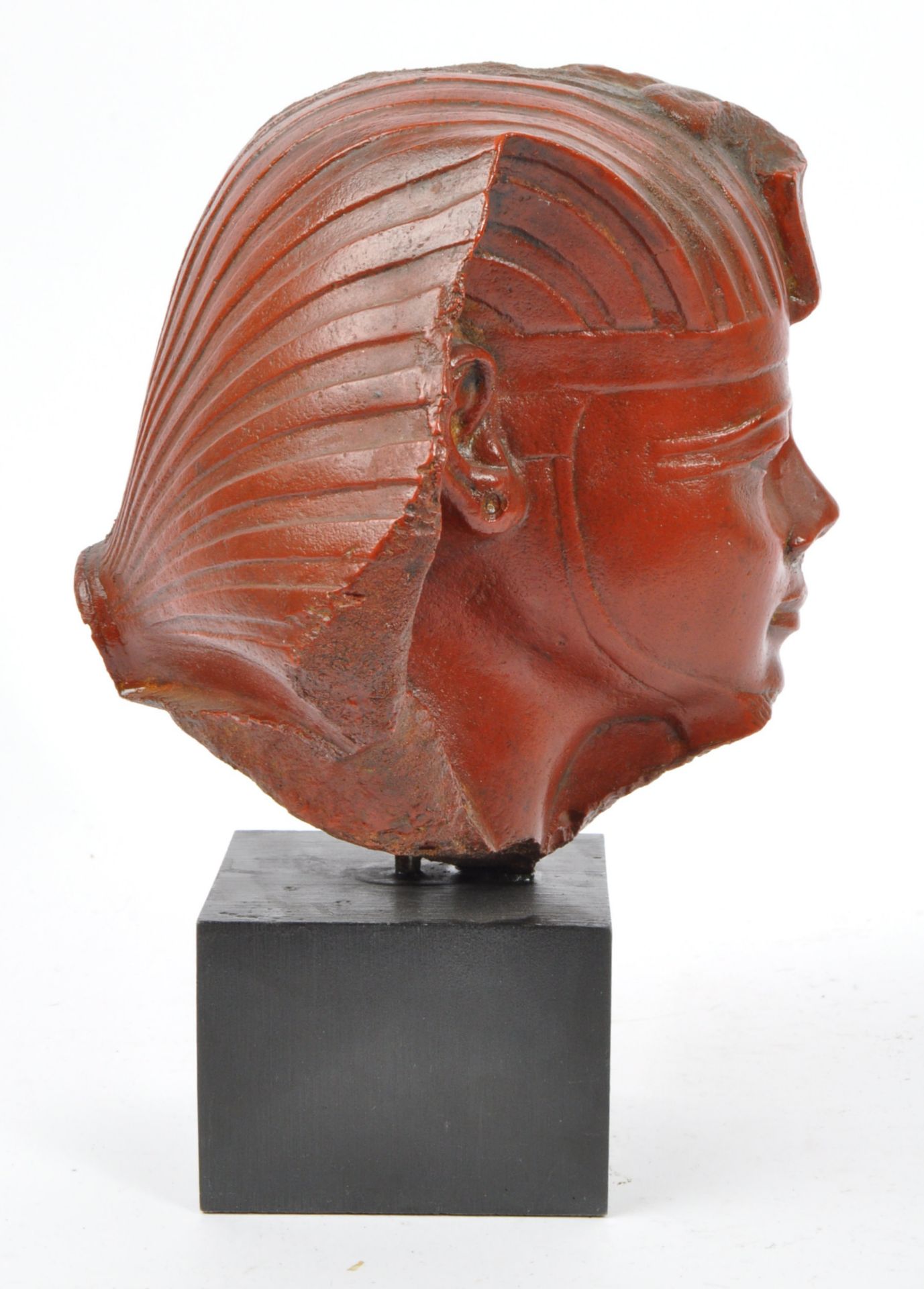 20TH CENTURY COMPOSITE RESIN EGYPTIAN PHAROAH BUST ON PLINTH - Image 3 of 5