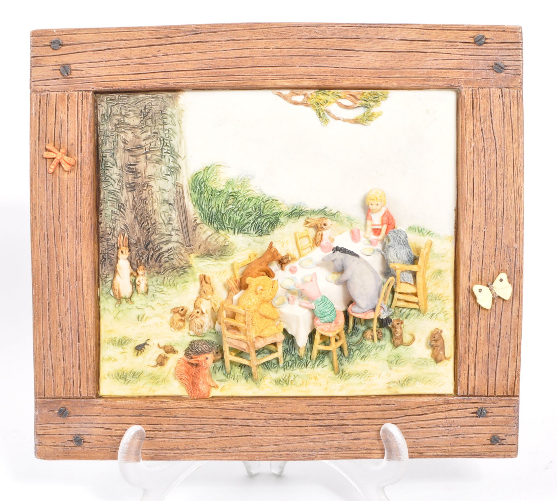 POOH DISNEY MUSICAL SNOW GLOBE & POOH PARTY WALL PLAQUE - Image 7 of 9