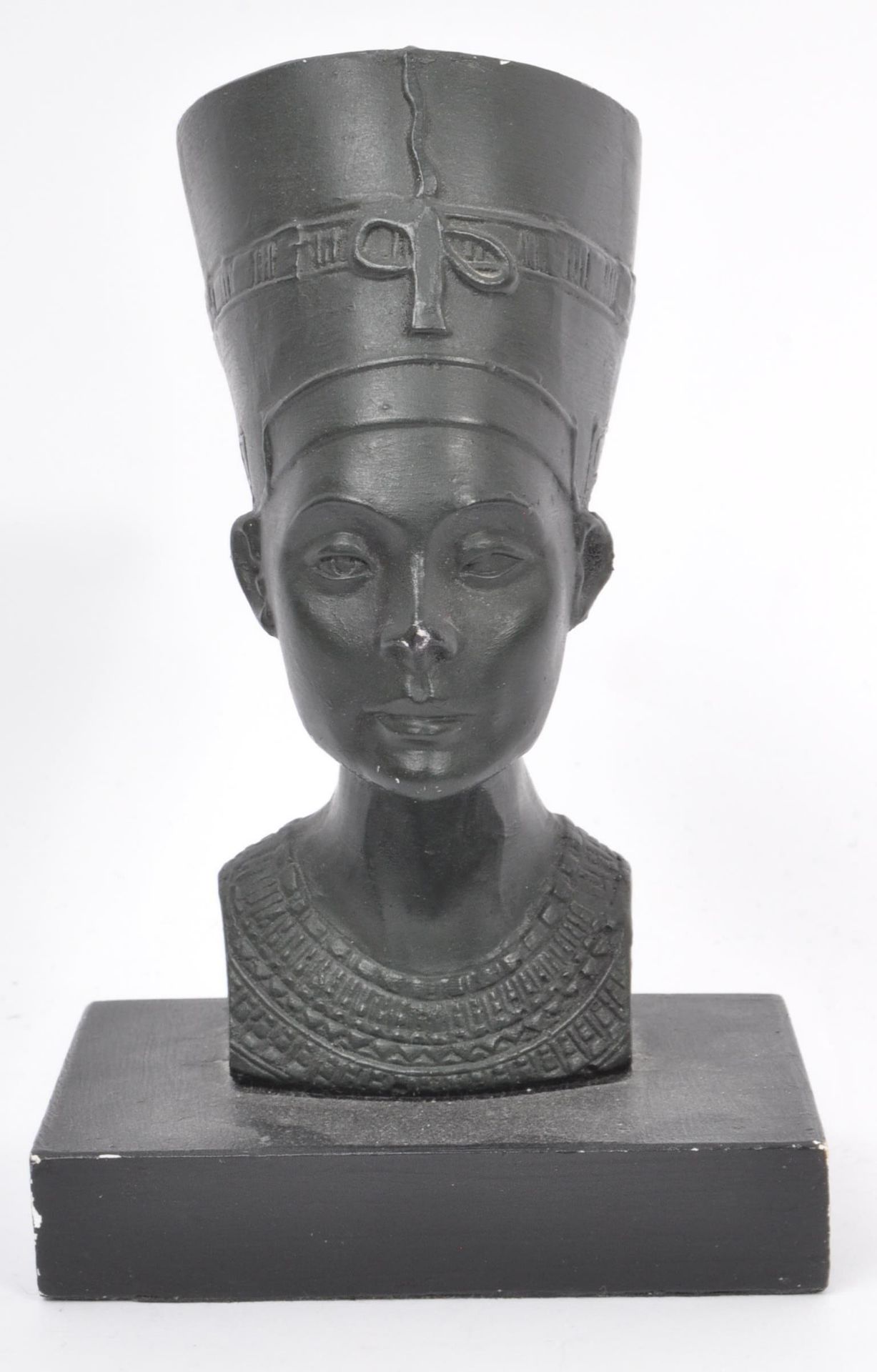 CONTEMPORARY PLASTER BUST STATUE OF NEFERTITI - Image 5 of 7