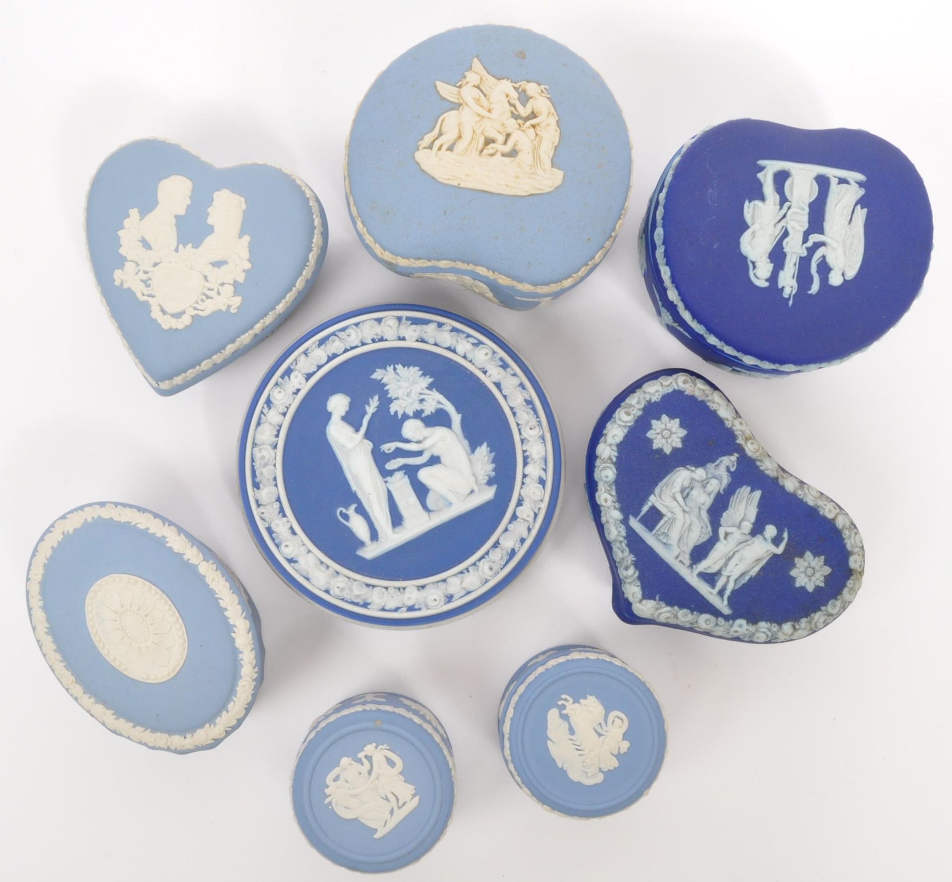 COLLECTION WEDGWOOD JAPSERWARE CAMEO WARE LIDDED POTS - Image 6 of 10