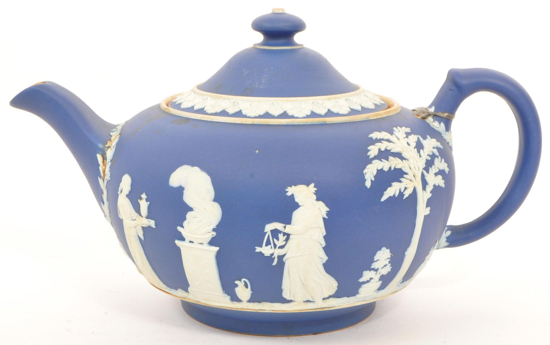 19TH CENTURY WEDGWOOD JASPERWARE PORTLAND BLUE TEAPOT