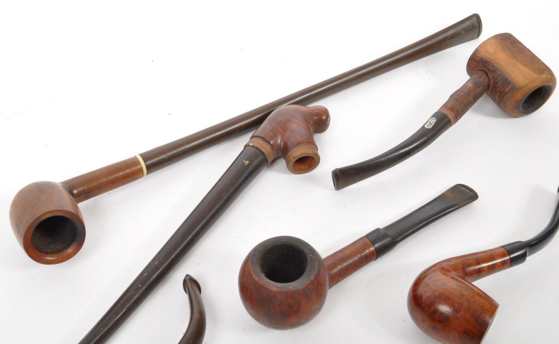 COLLECTION OF VINTAGE 20TH CENTURY SMOKING PIPES - Image 4 of 7
