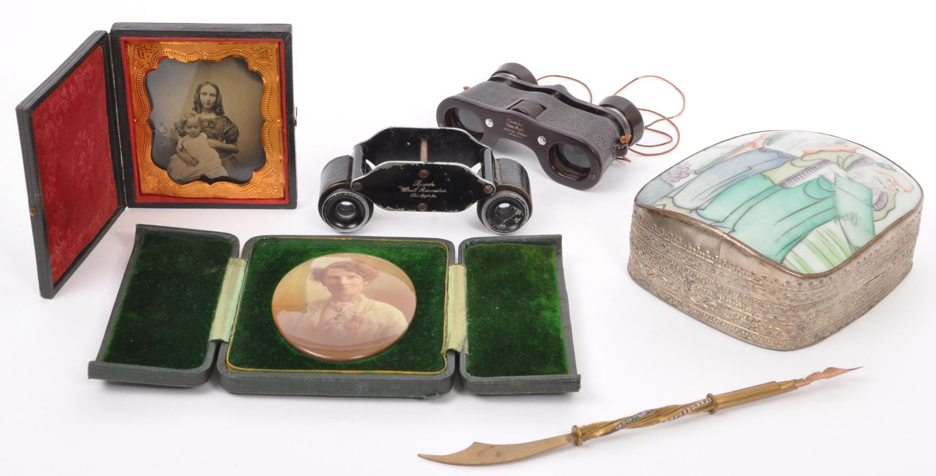 COLLECTION OF 19TH CENTURY AND LATER CURIOS