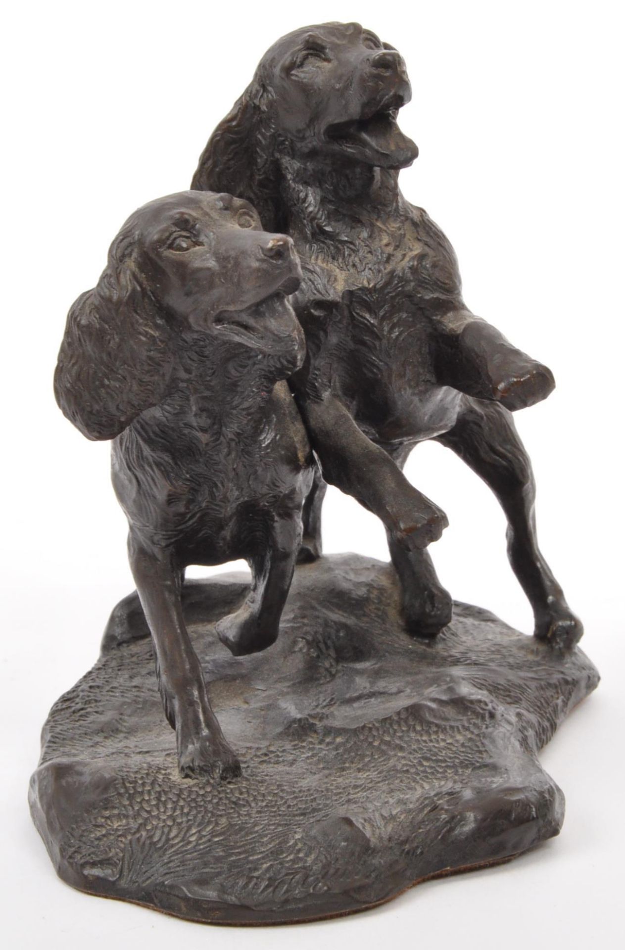 20TH CENTURY HEREDITIES BRONZE FIGURINE OF TWO DOGS - Bild 2 aus 6