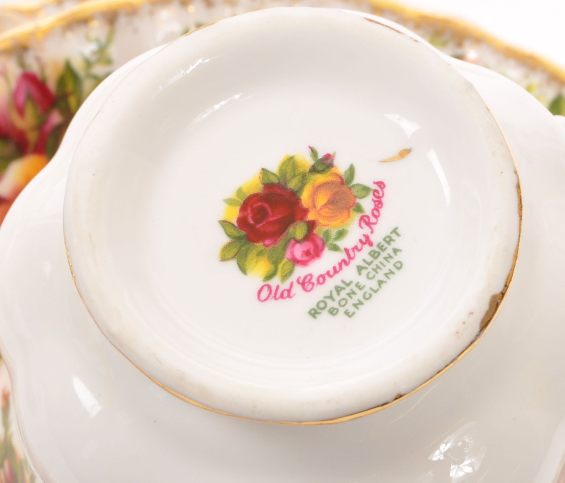 VINTAGE ROYAL ALBERT OLD COUNTRY ROSES BONE CHINA TEA SERVICE - Image 7 of 7