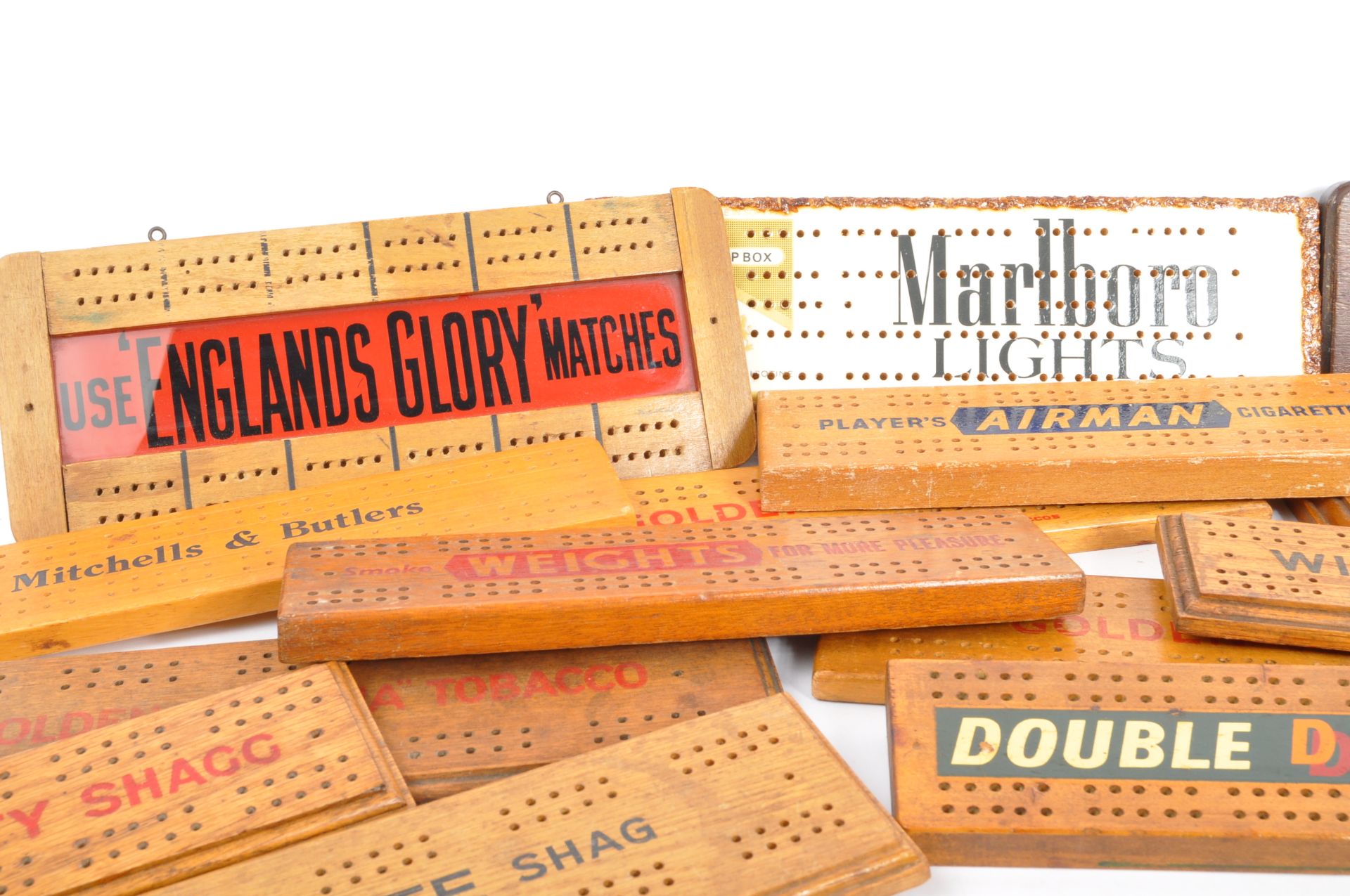 LARGE COLLECTION OF MID TO LATE 20TH CENTURY CRIBBAGE BOARDS - Image 4 of 7