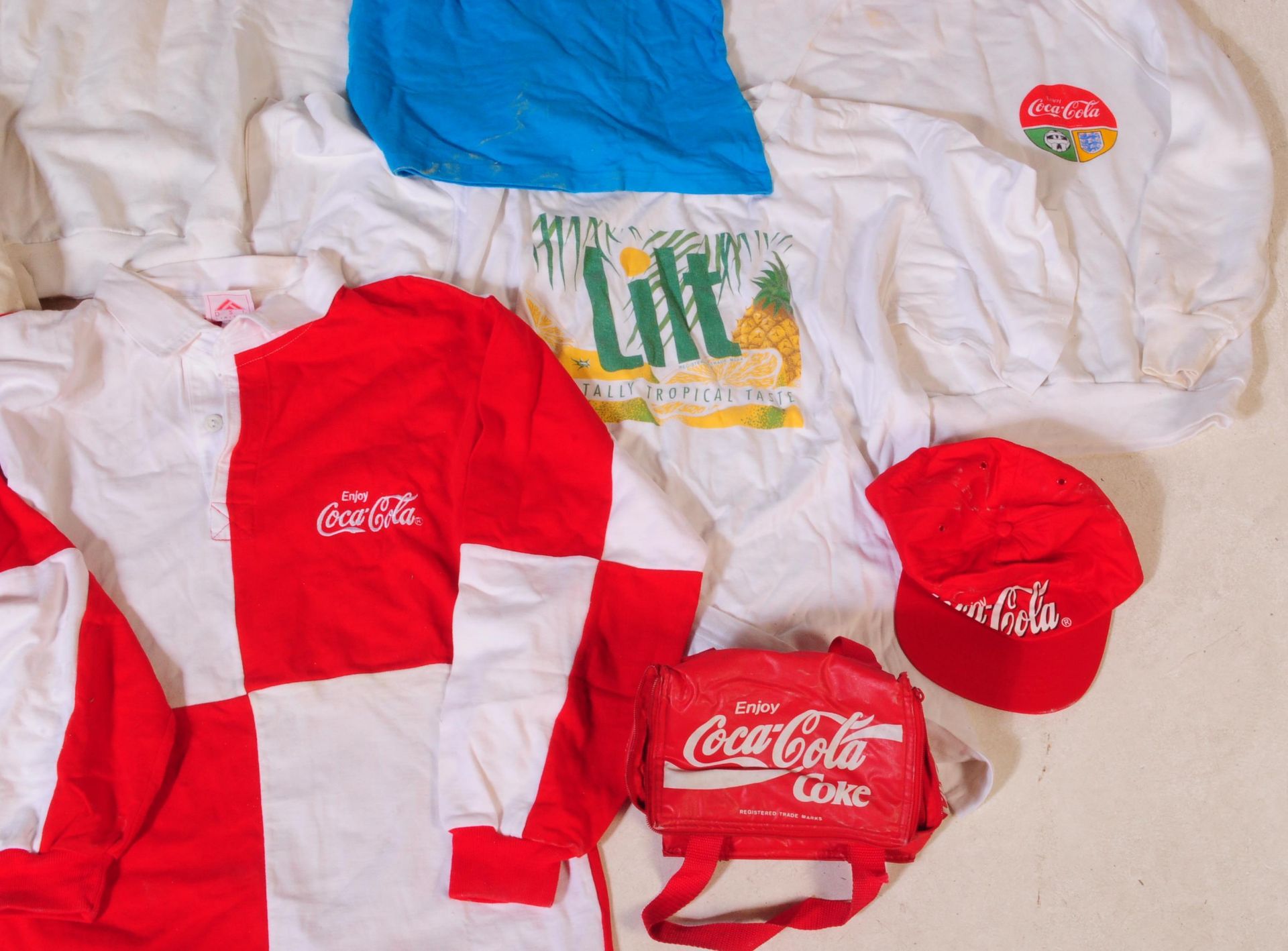 LARGE COLLECTION OF VINTAGE COCA COLA CLOTHING - Image 5 of 5