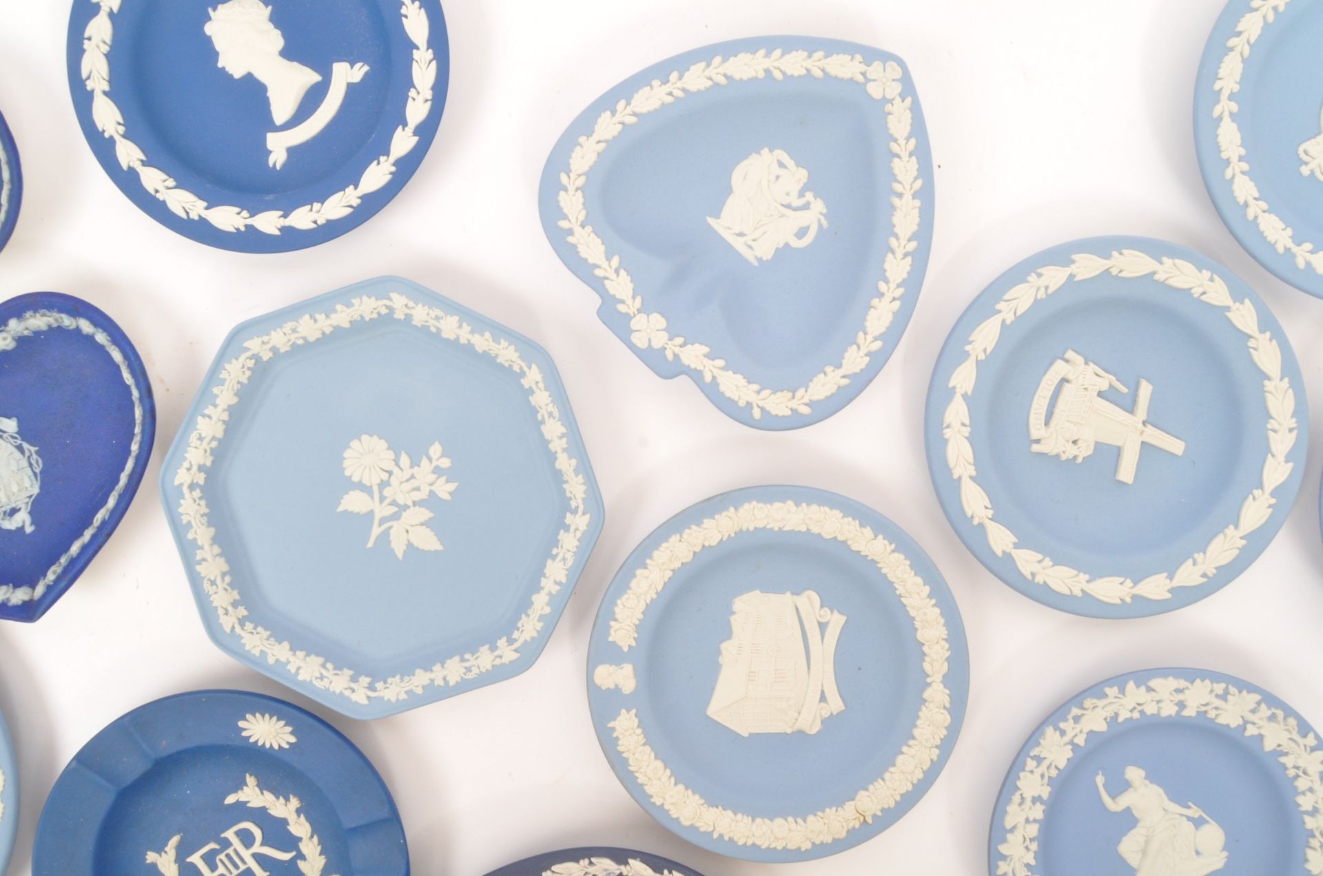 COLLECTION OF 20TH CENTURY WEDGWOOD JASPERWARE - Image 6 of 10