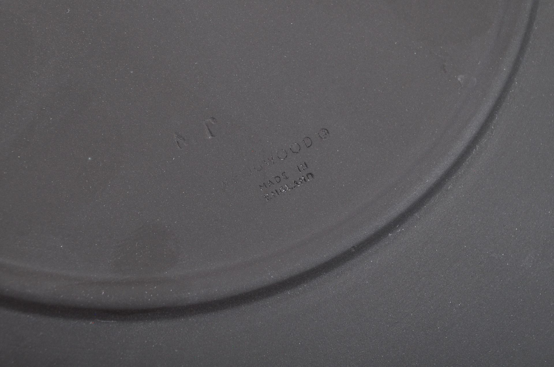 WEDGWOOD JASPERWARE ANTICO ROSSO BASALT EGYPTIAN PLATE - Image 4 of 4