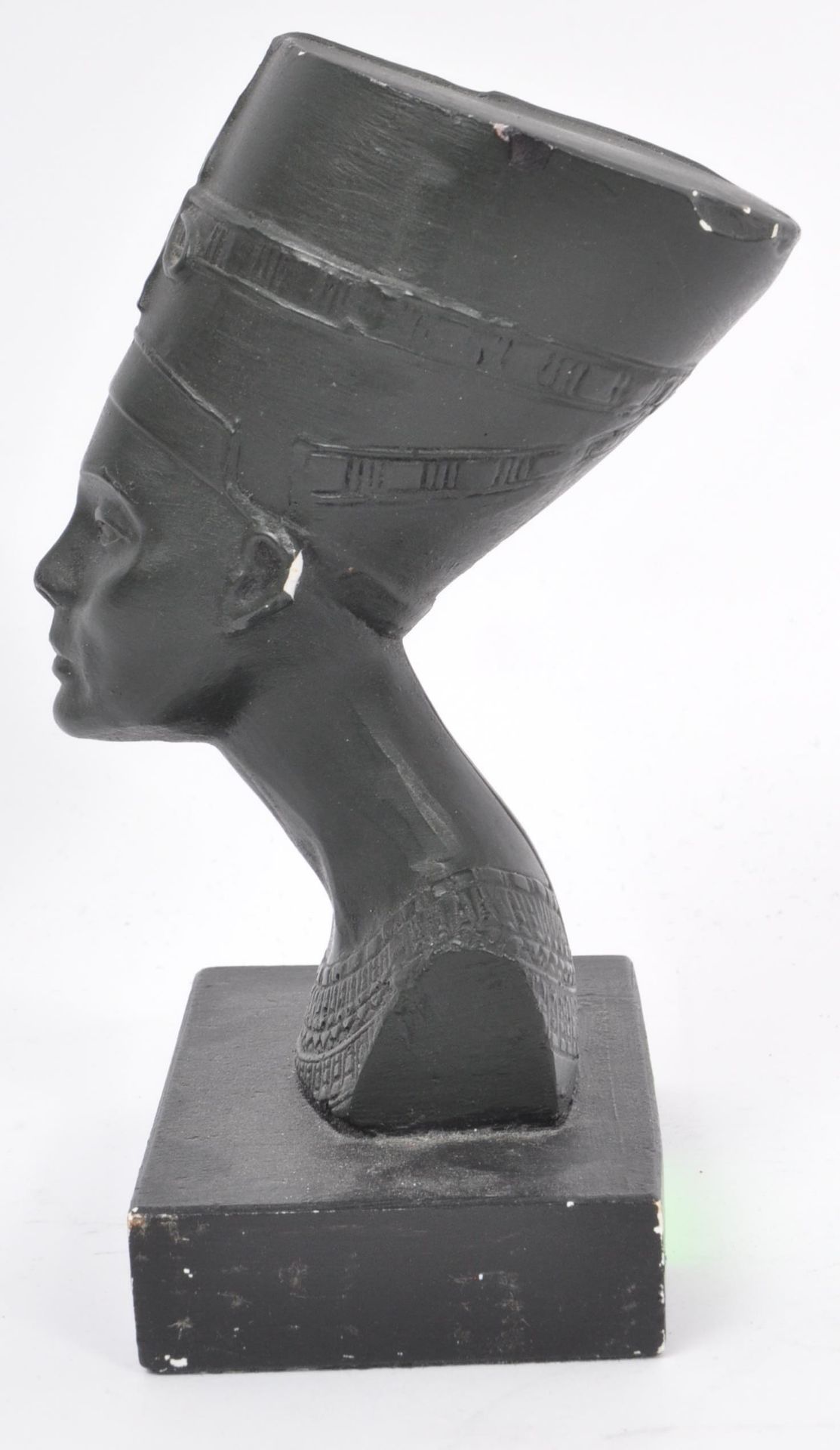 CONTEMPORARY PLASTER BUST STATUE OF NEFERTITI - Image 6 of 7