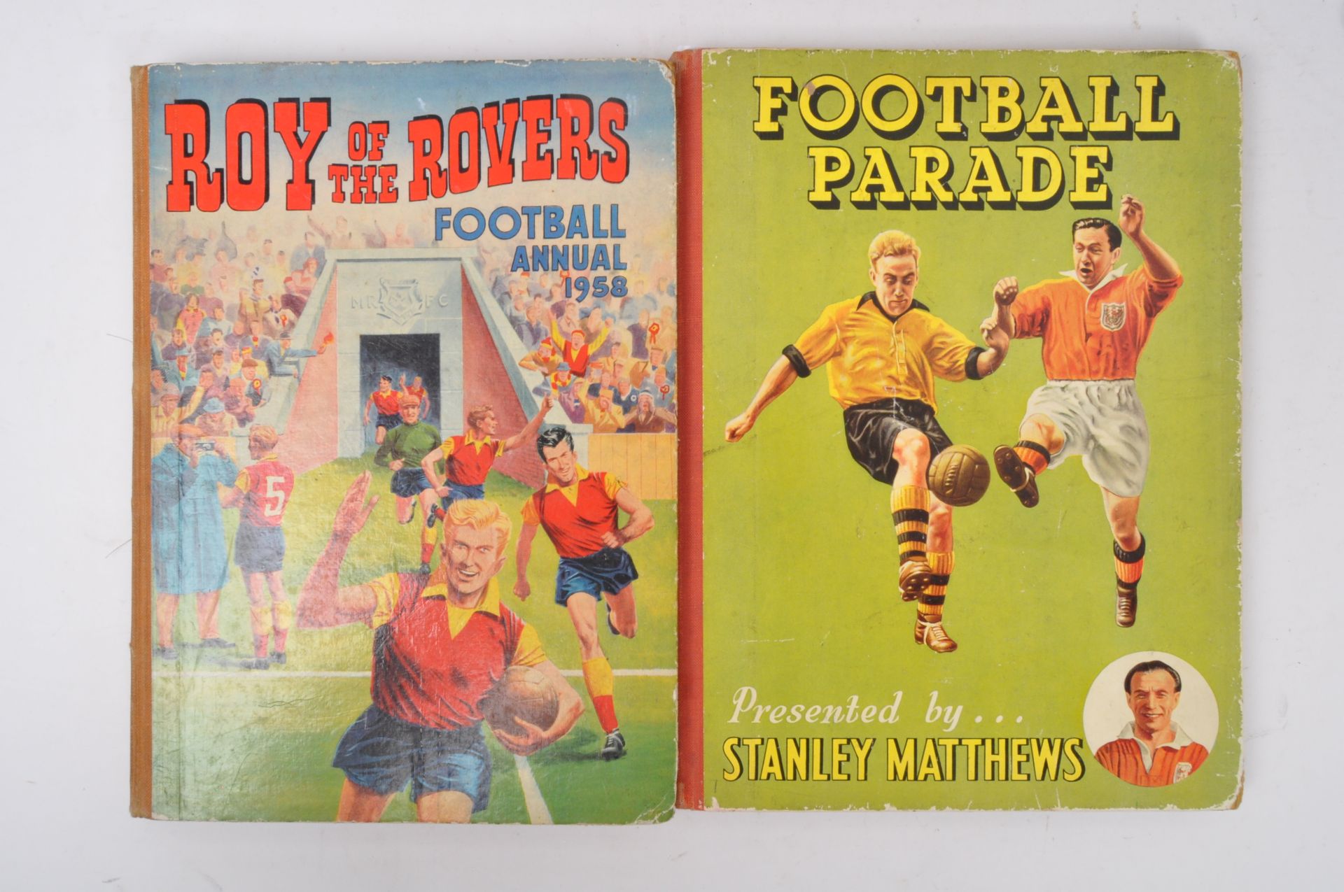 COLLECTION OF VINTAGE 20TH CENTURY FOOTBALL BOOKS - Image 9 of 13